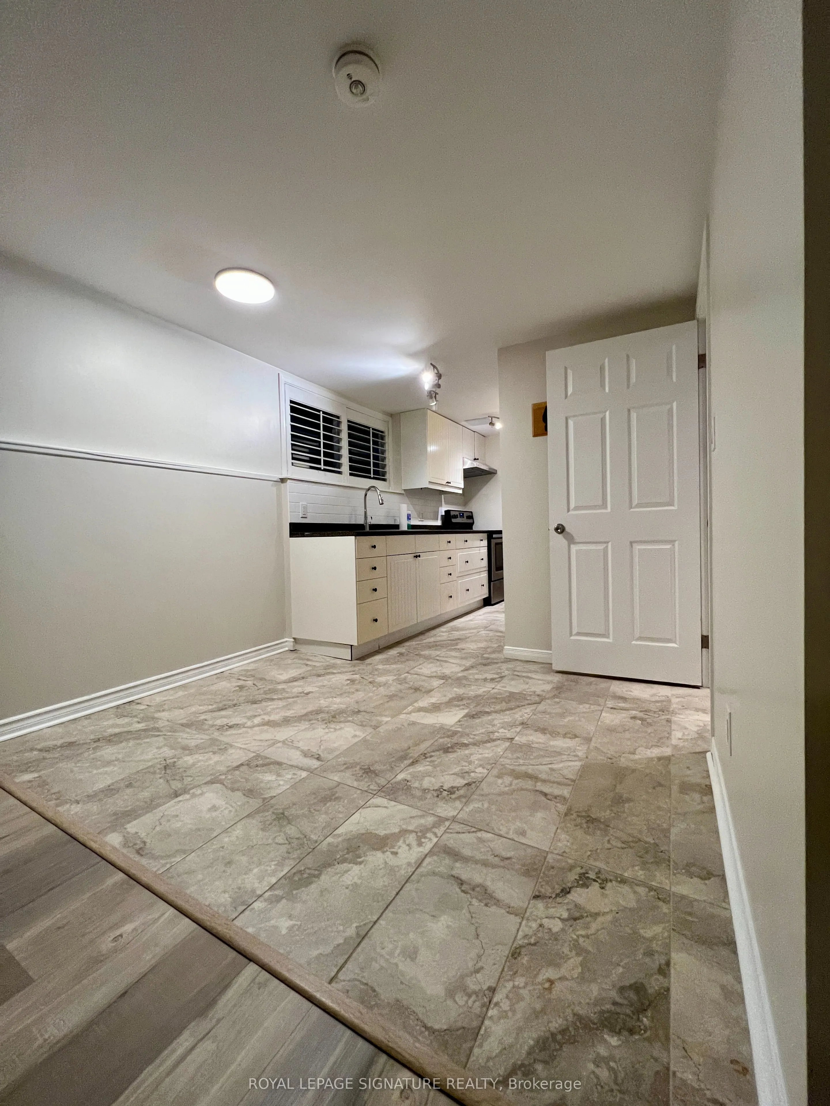 843 Cedarbrae Avenue