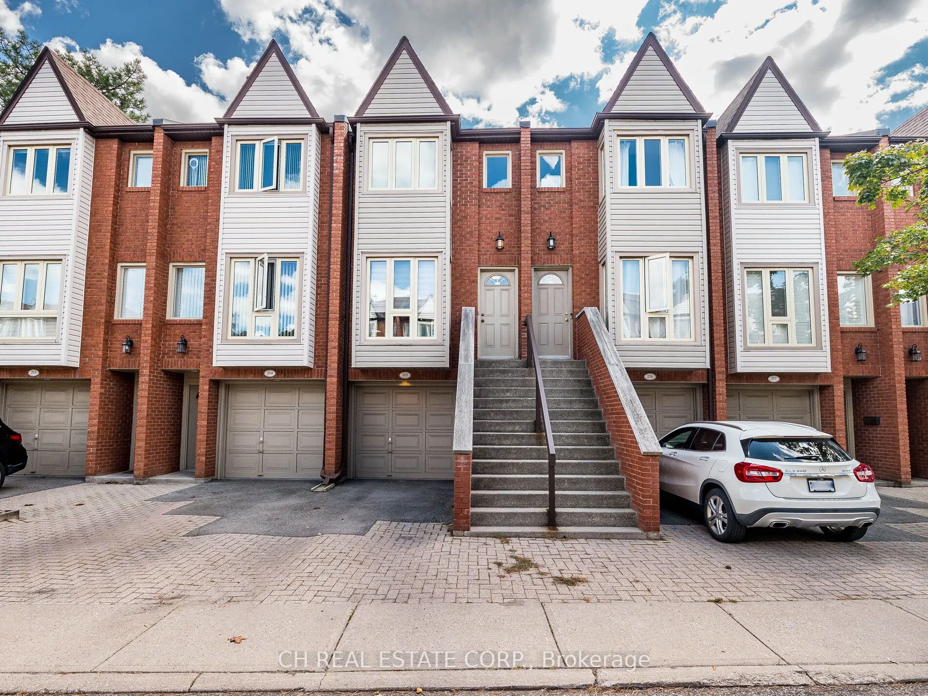 895 Maple Avenue, #215
