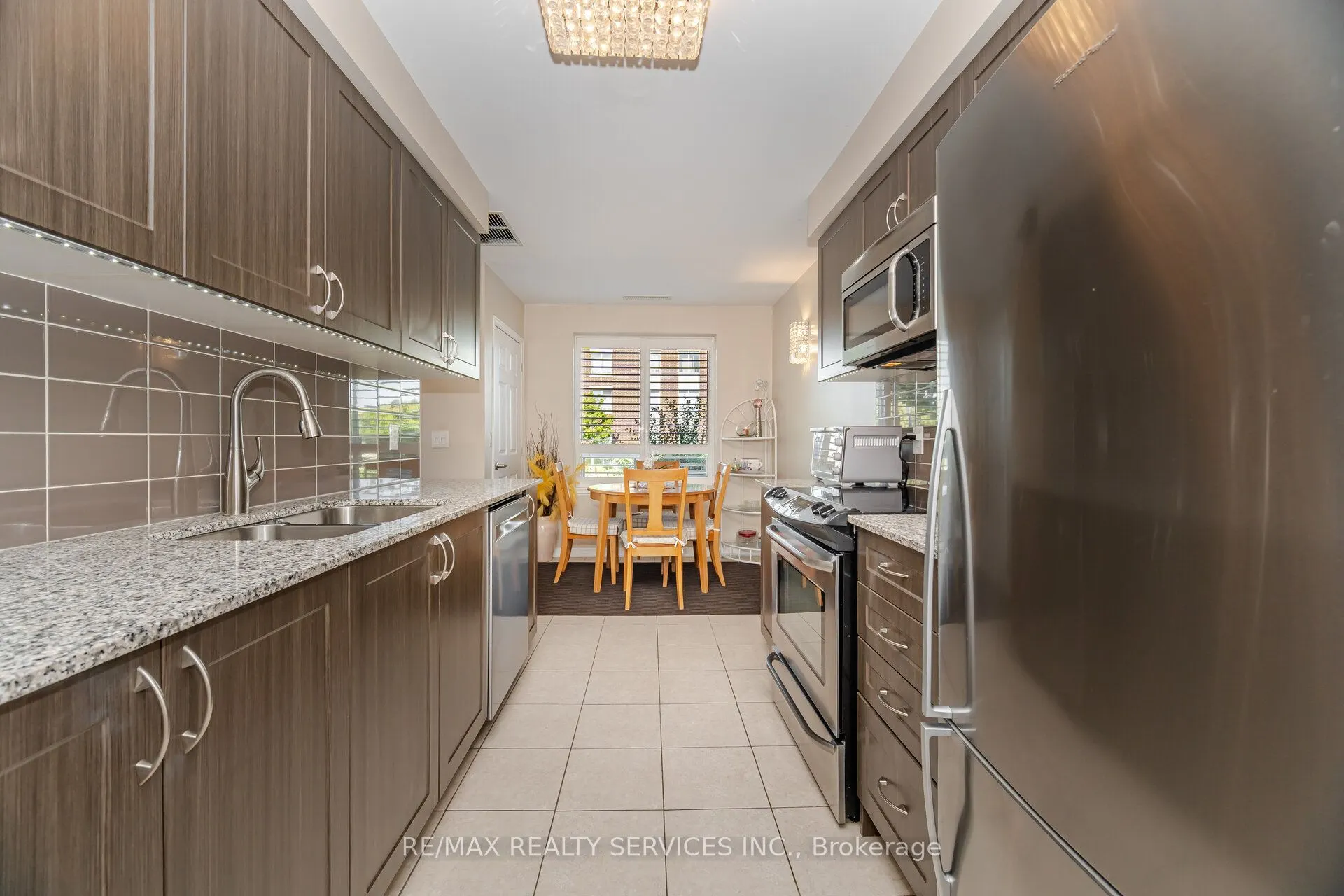 60 Via Rosedale Way, #105
