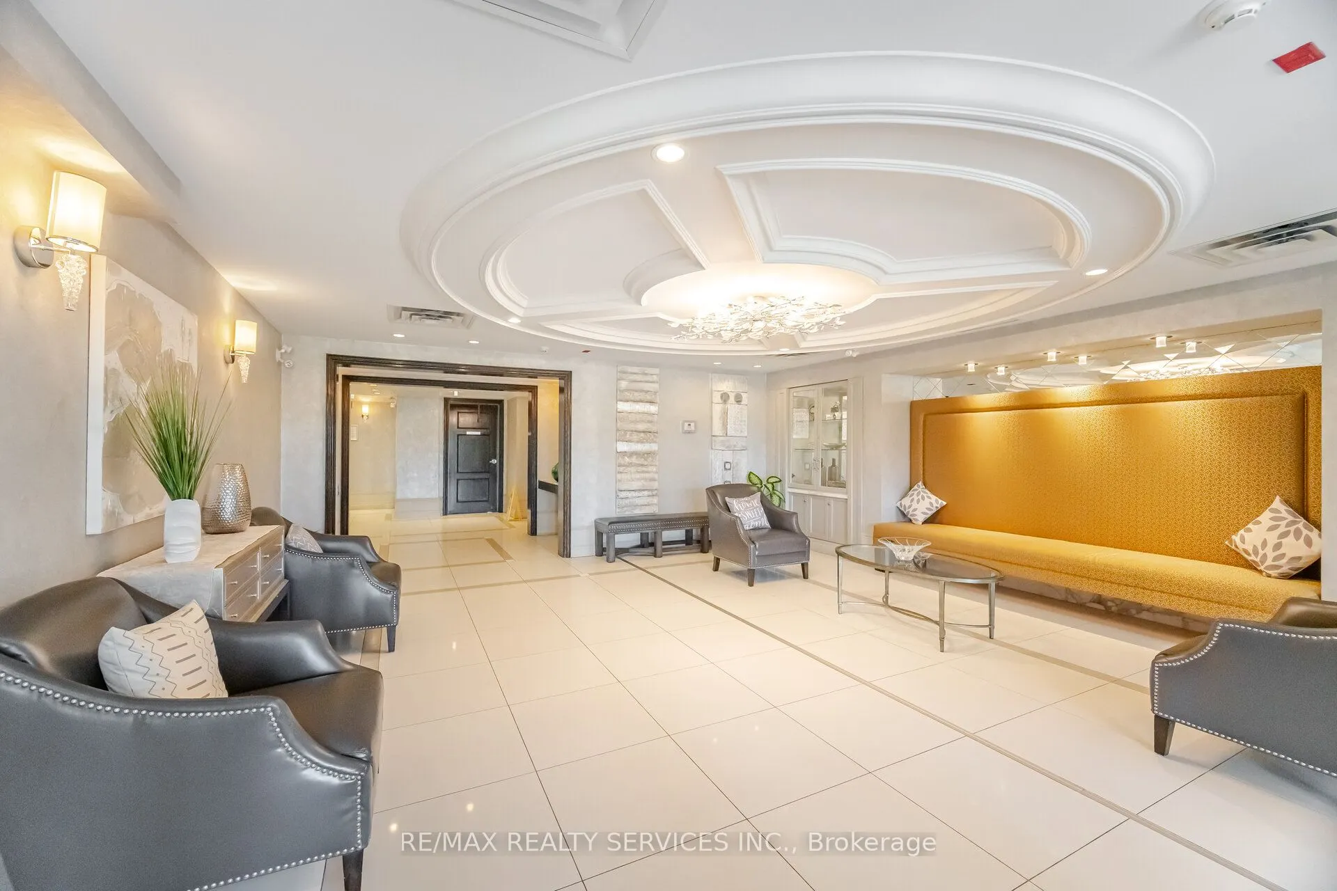60 Via Rosedale Way, #105