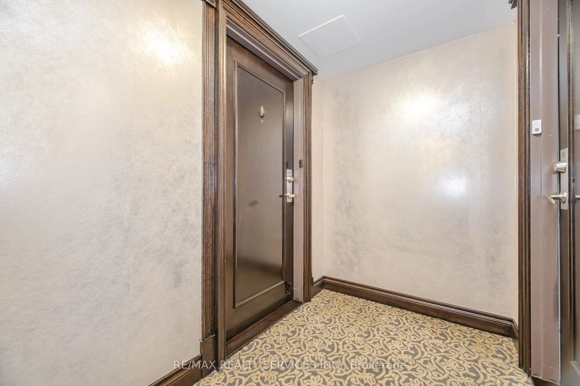 60 Via Rosedale Way, #105