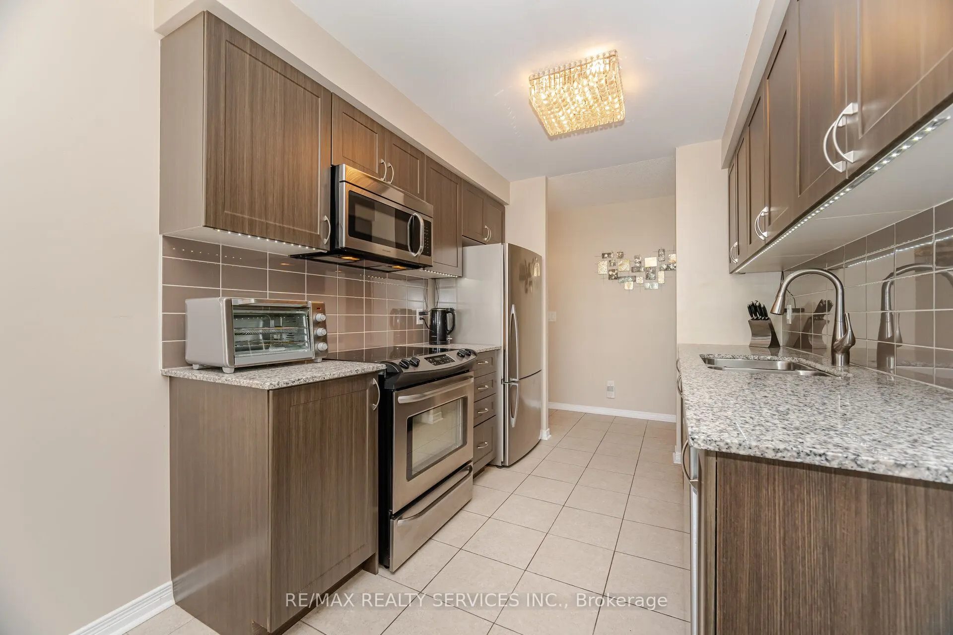 60 Via Rosedale Way, #105