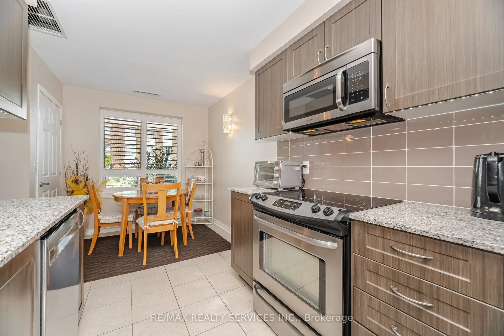 60 Via Rosedale Way, #105