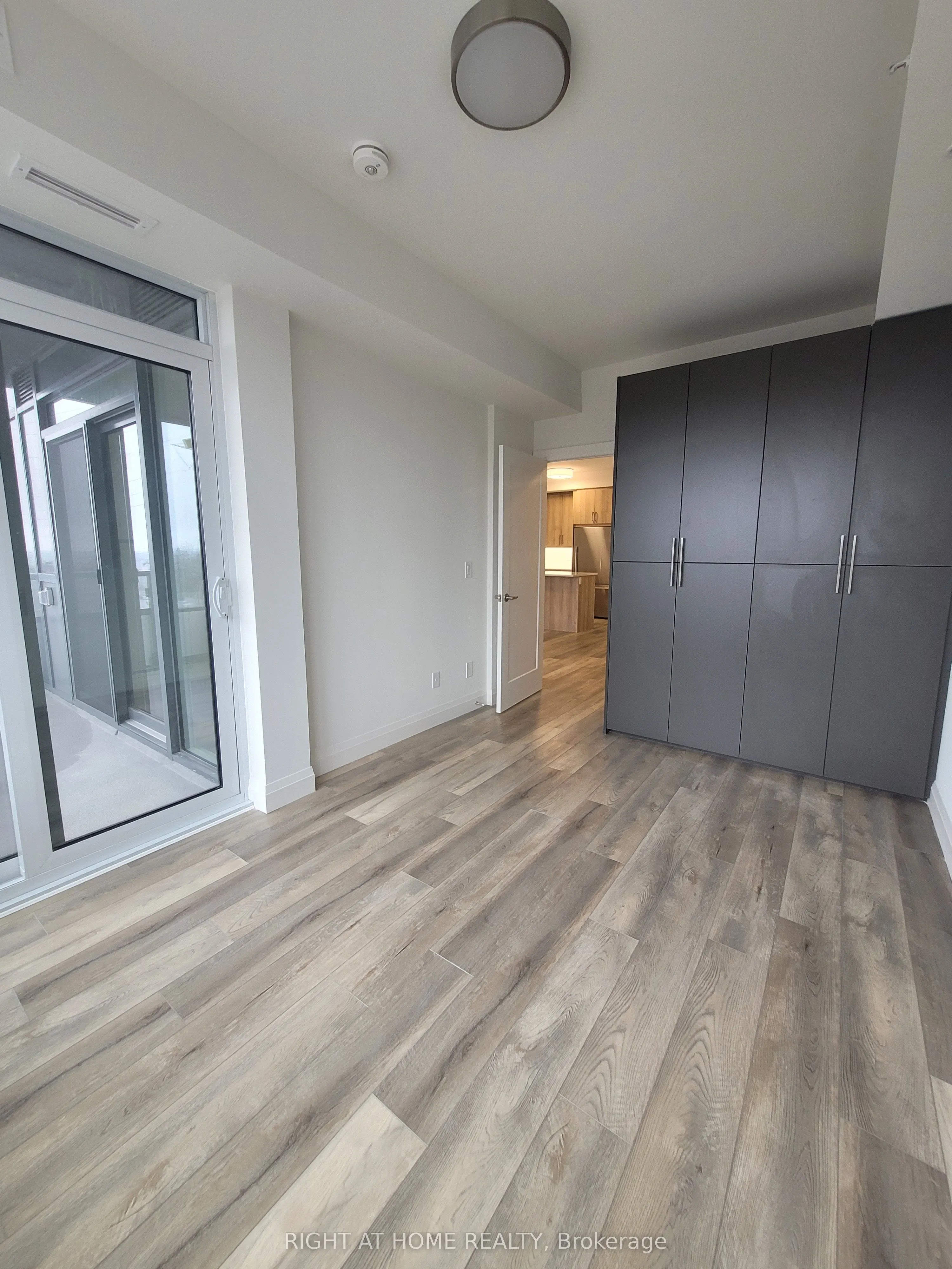 500 Brock Avenue, #404