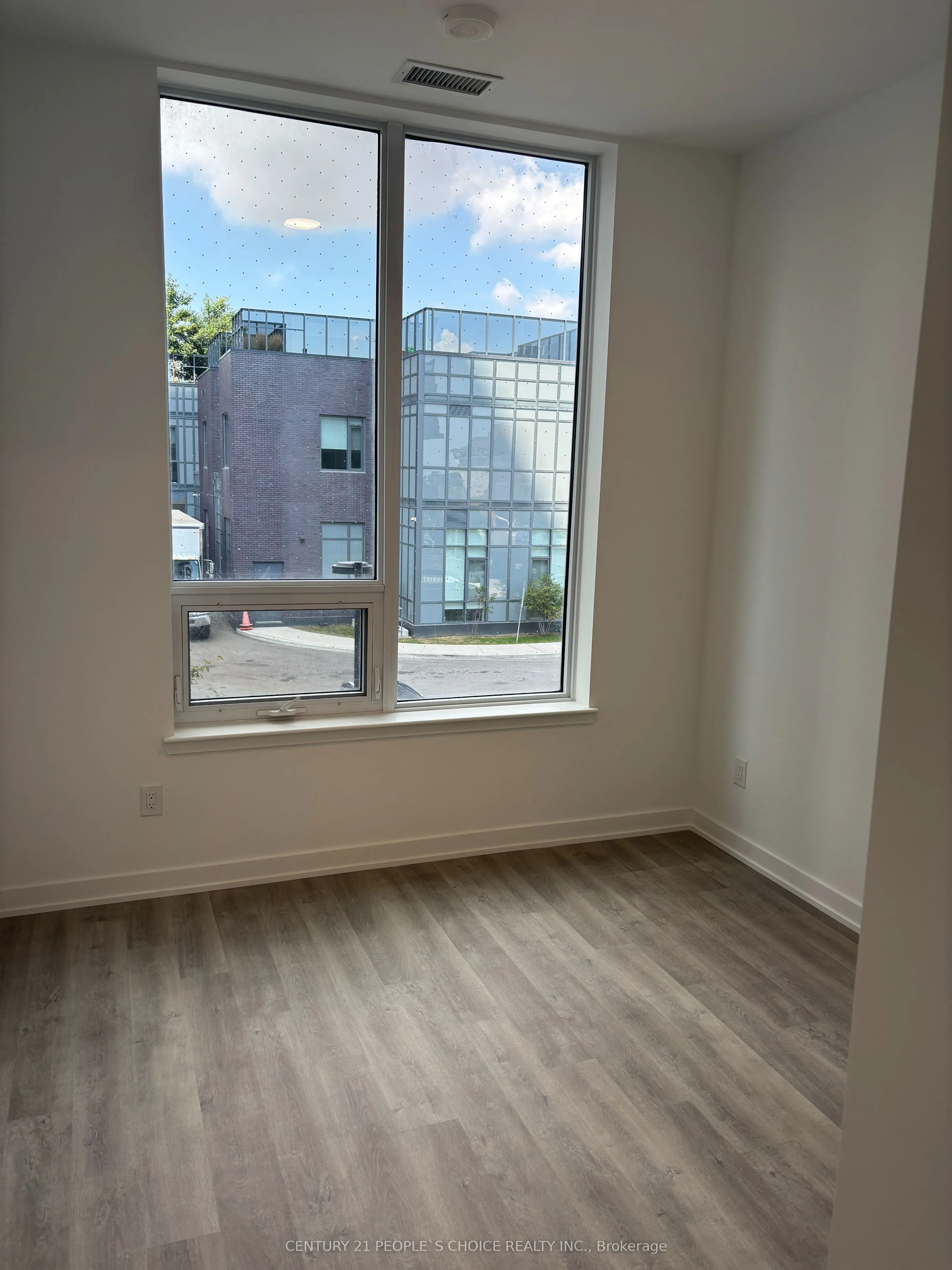 5105 Hurontario Street, #215