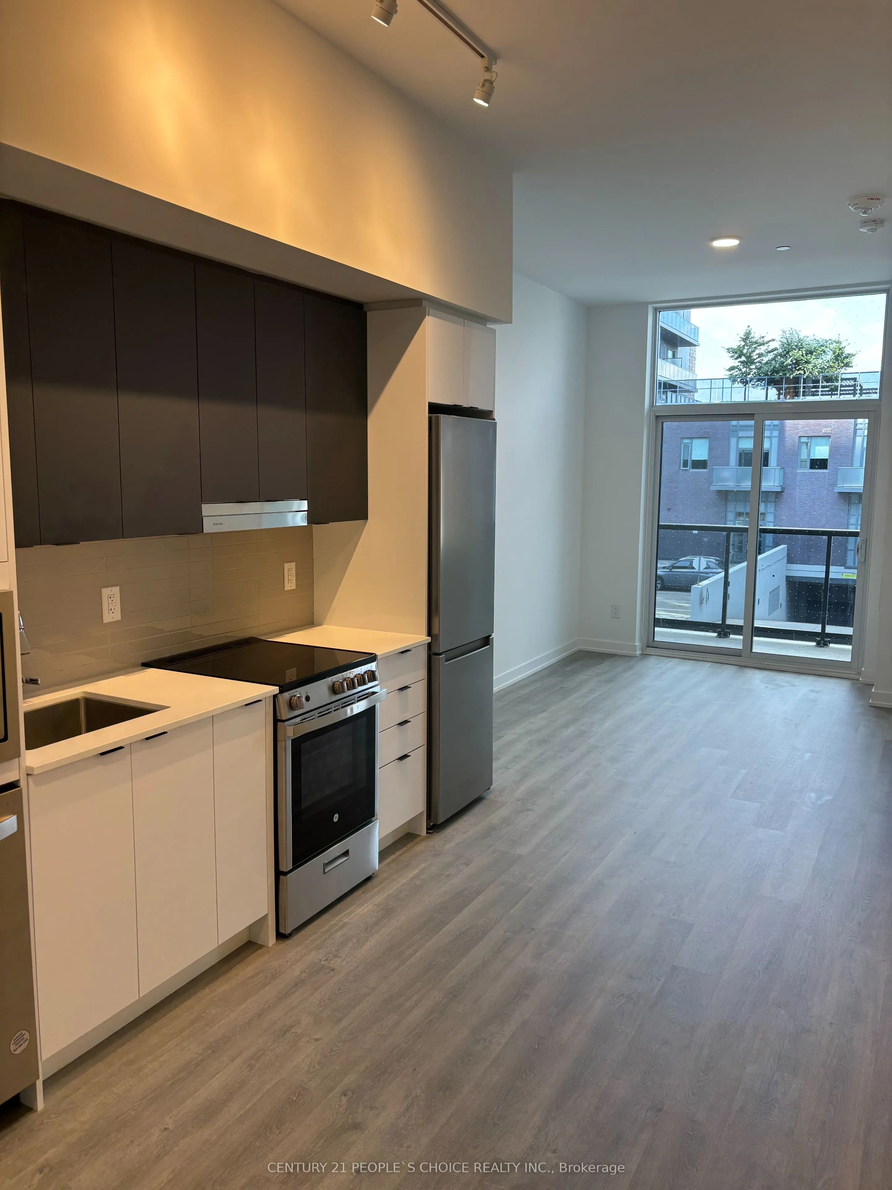 5105 Hurontario Street, #215