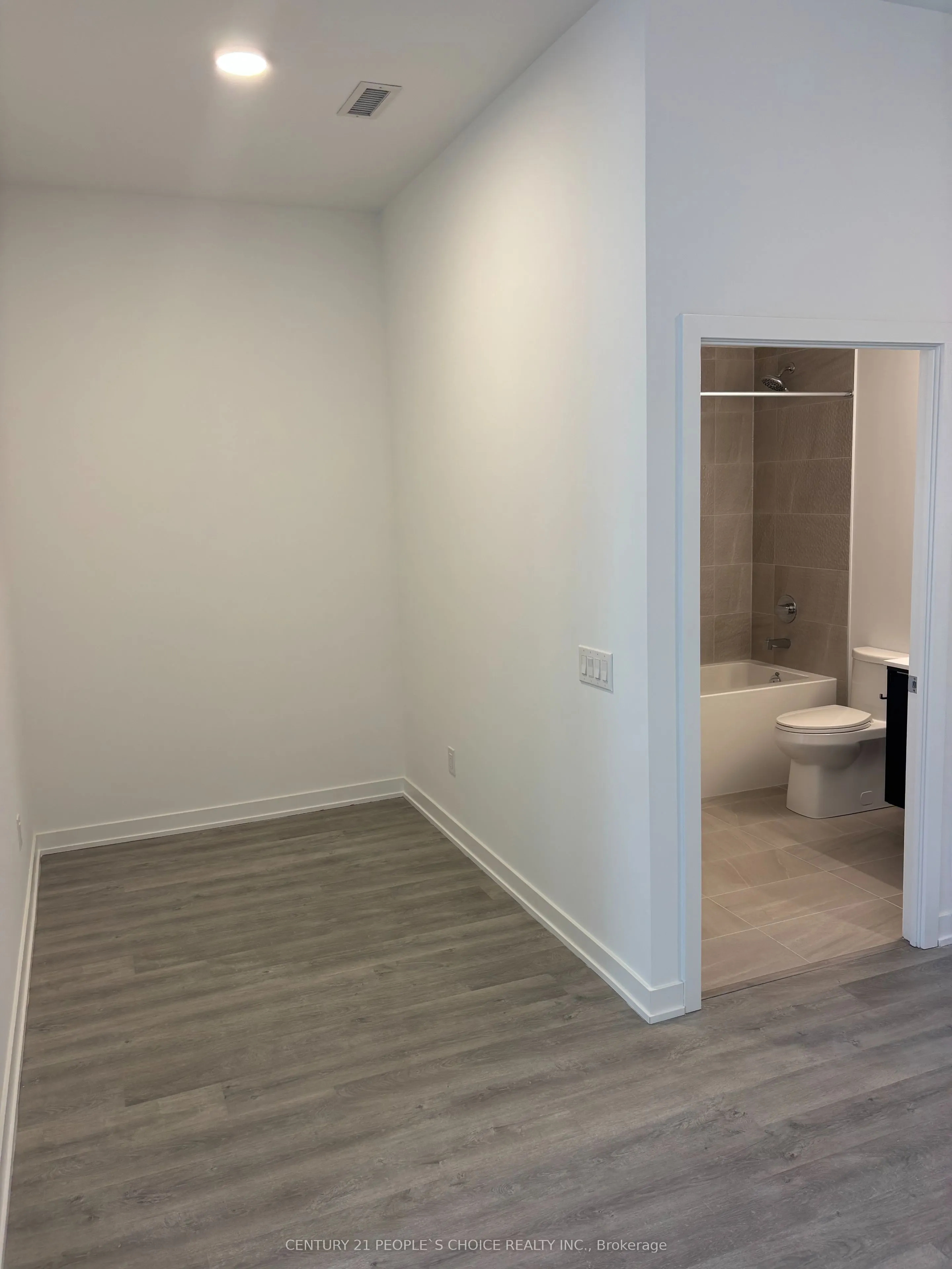 5105 Hurontario Street, #215