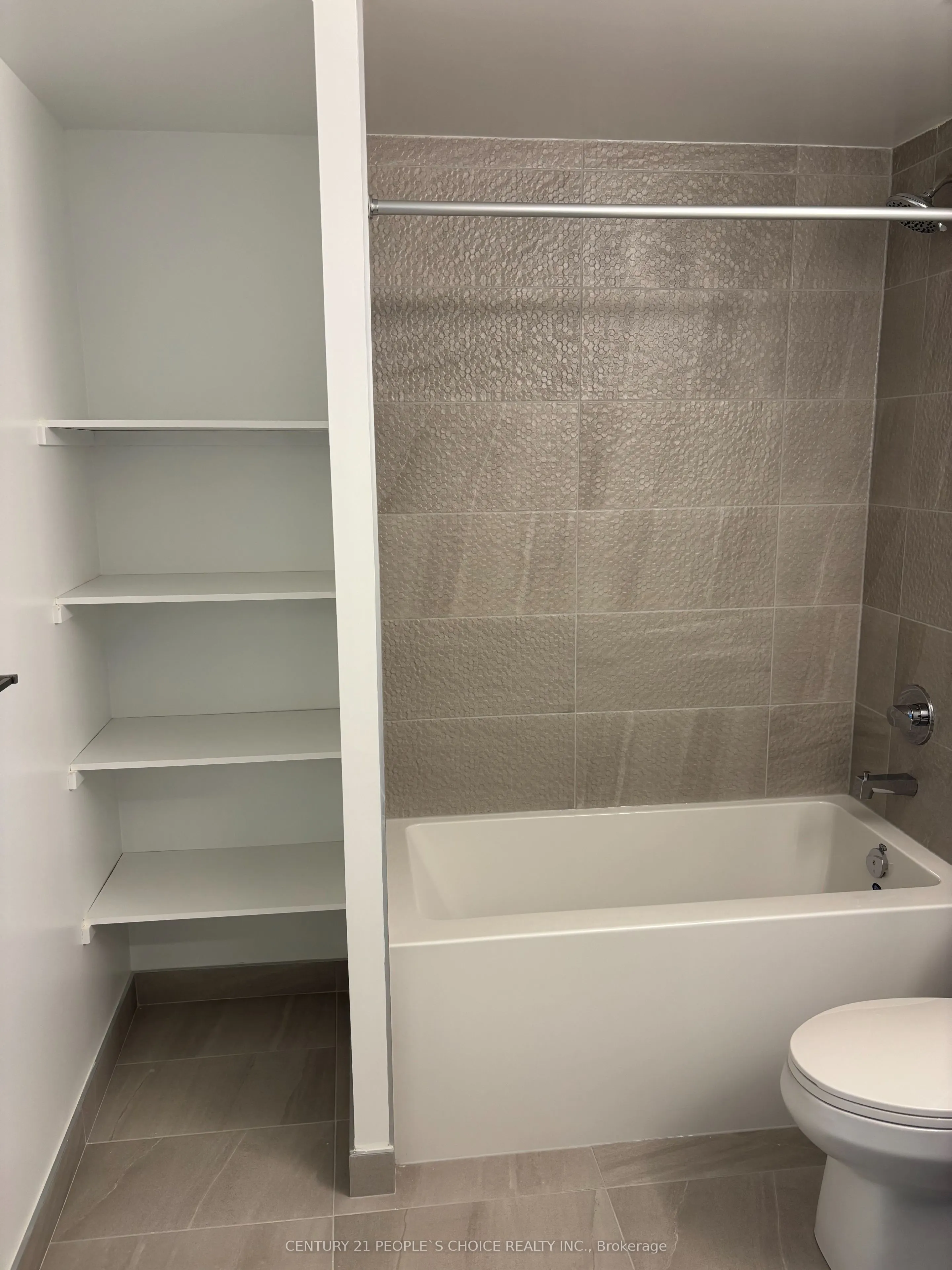 5105 Hurontario Street, #215