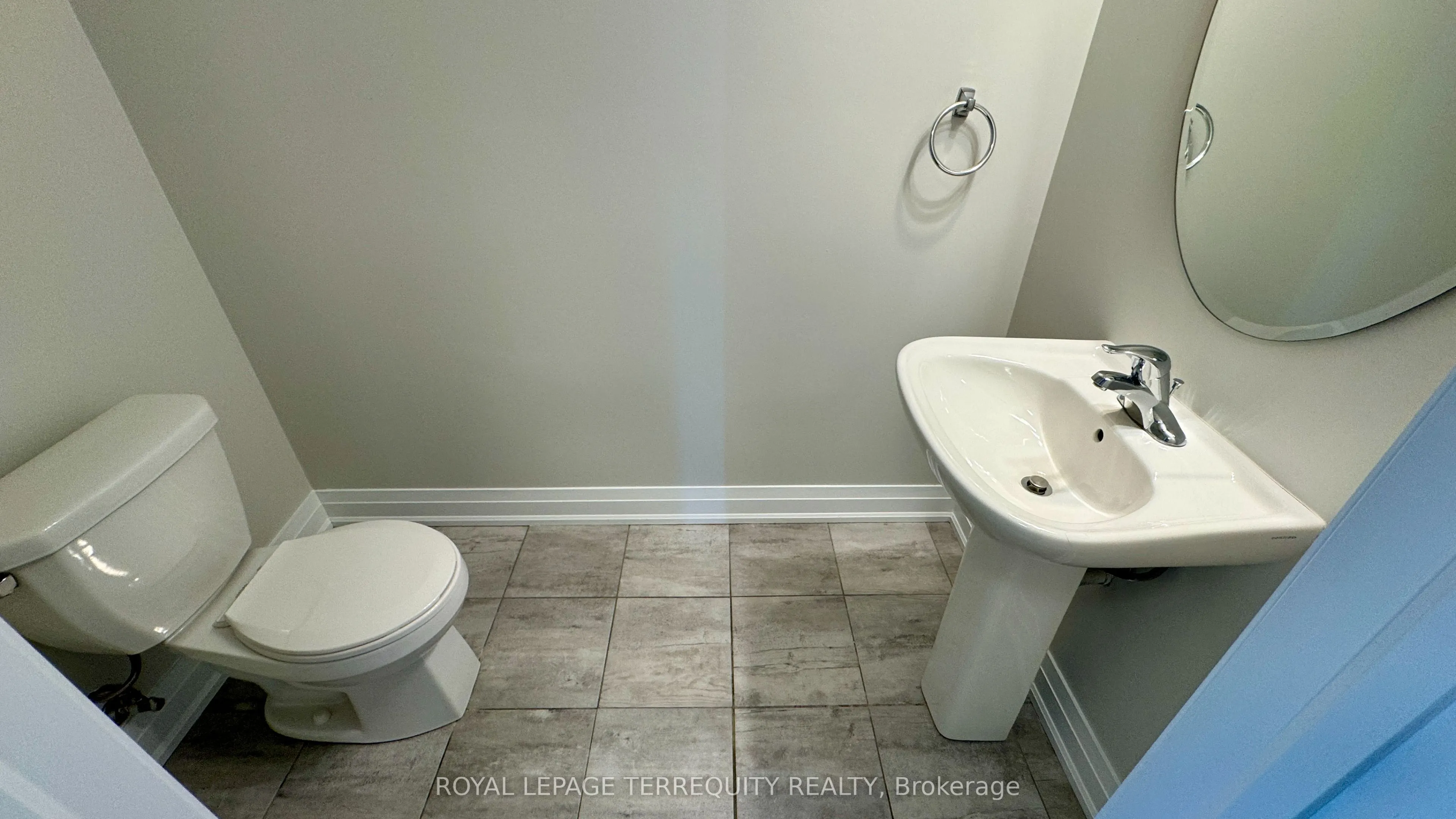 150 Oak Park Boulevard, #206