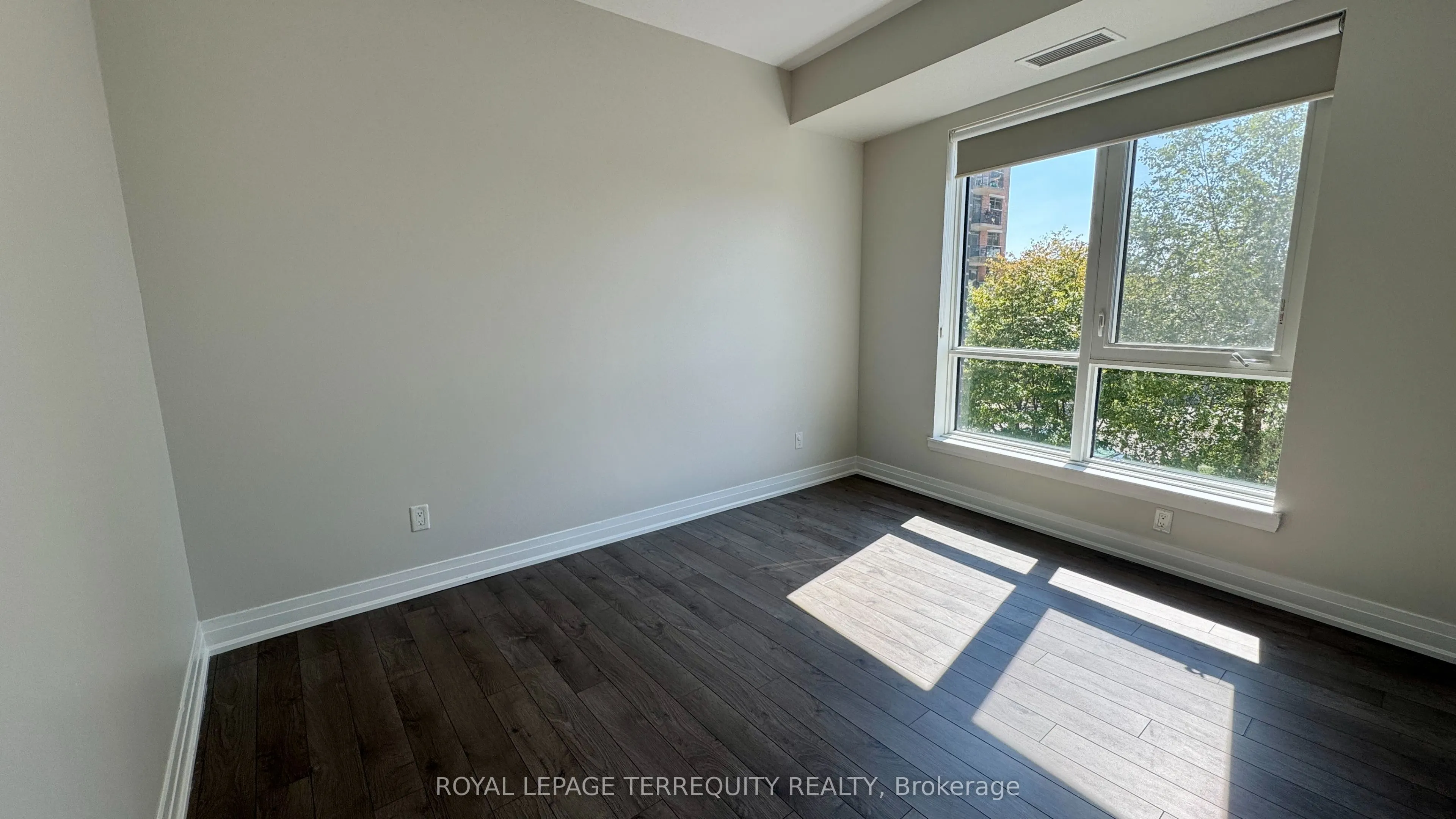 150 Oak Park Boulevard, #206