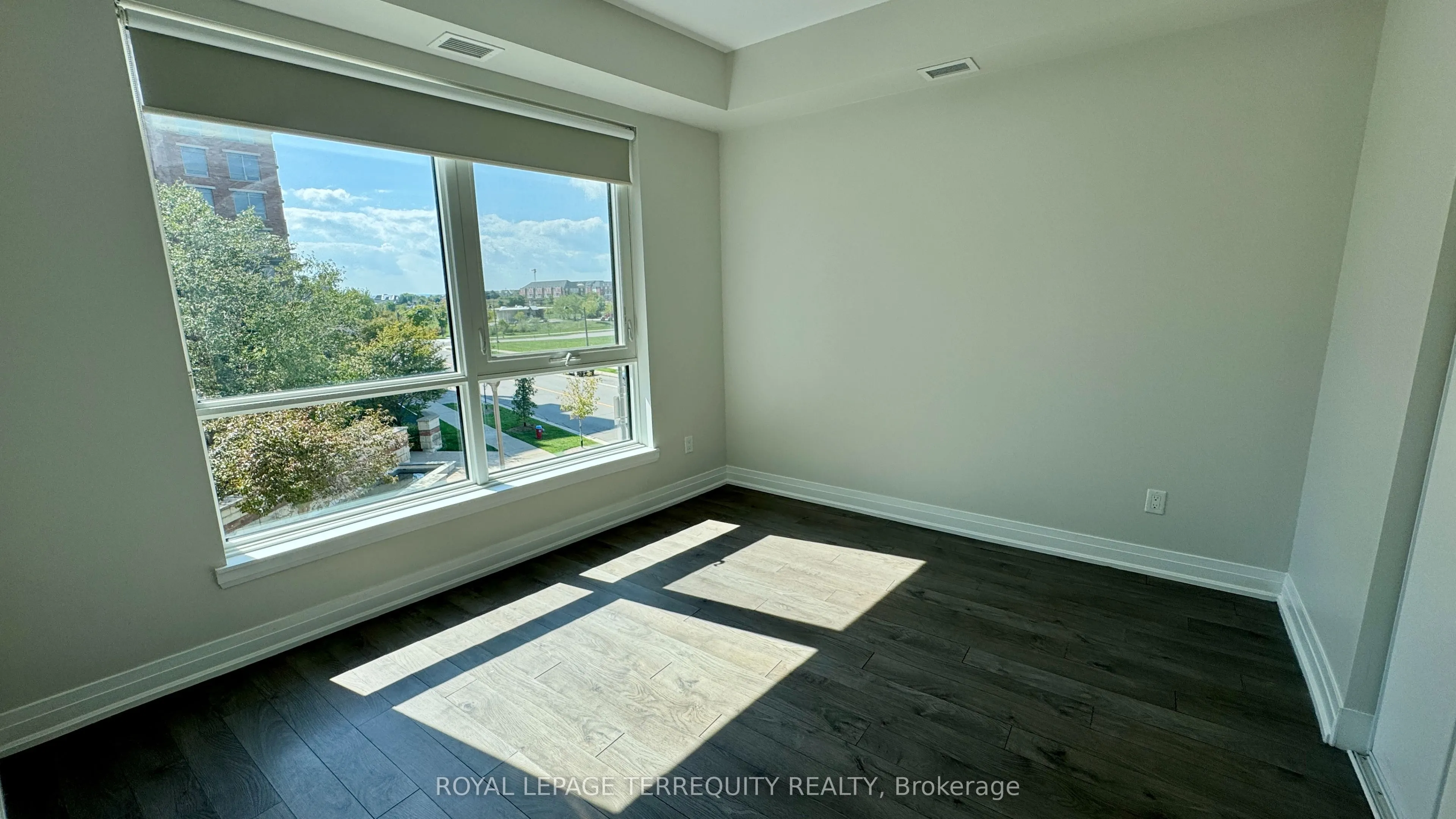 150 Oak Park Boulevard, #206