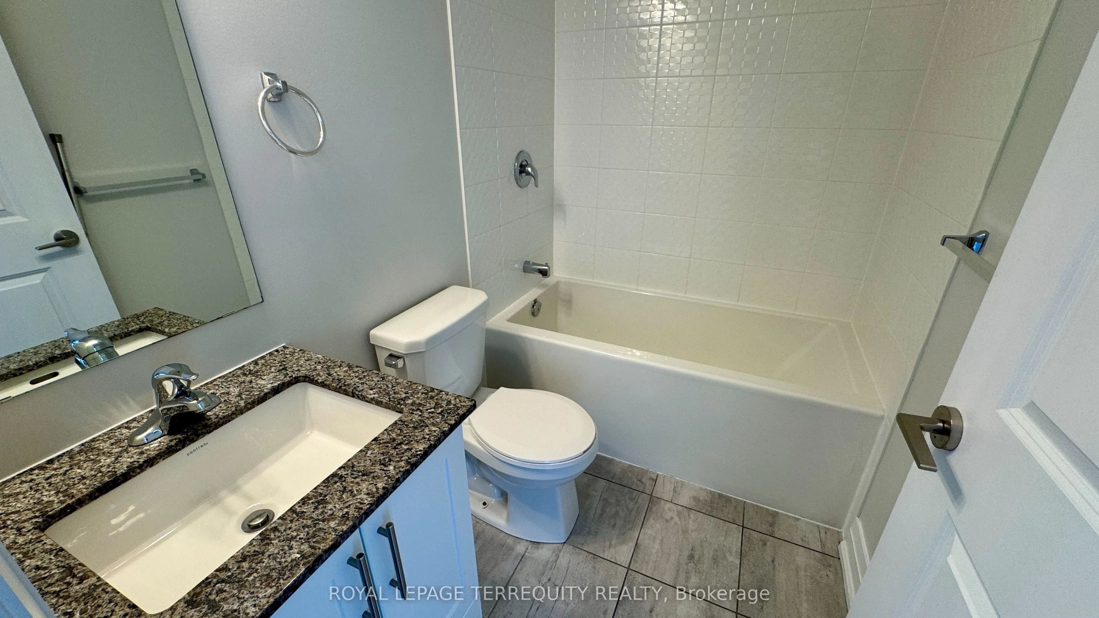 150 Oak Park Boulevard, #206