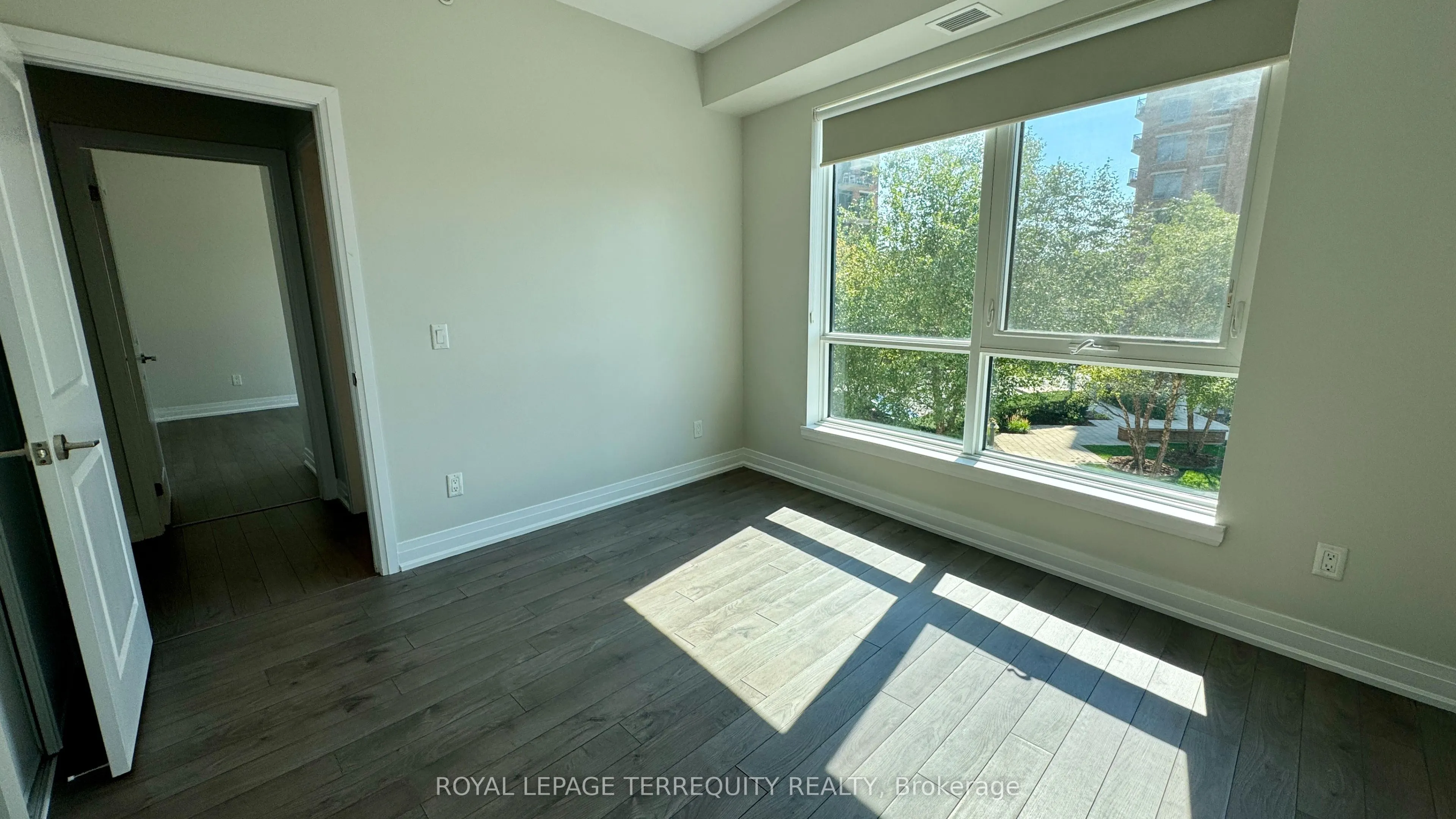 150 Oak Park Boulevard, #206
