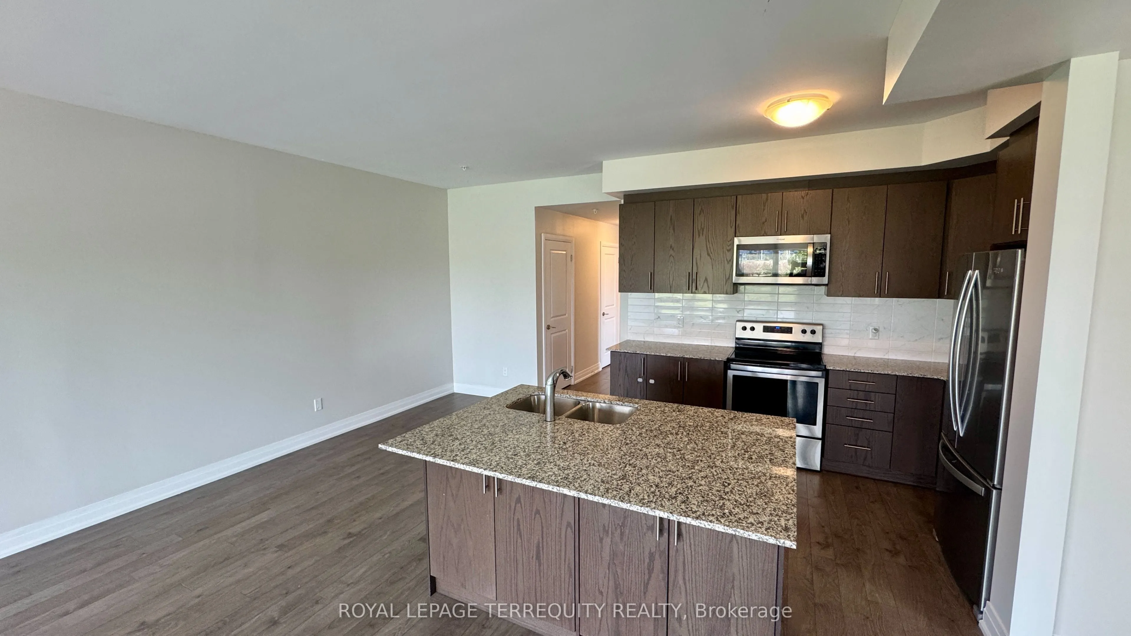 150 Oak Park Boulevard, #206
