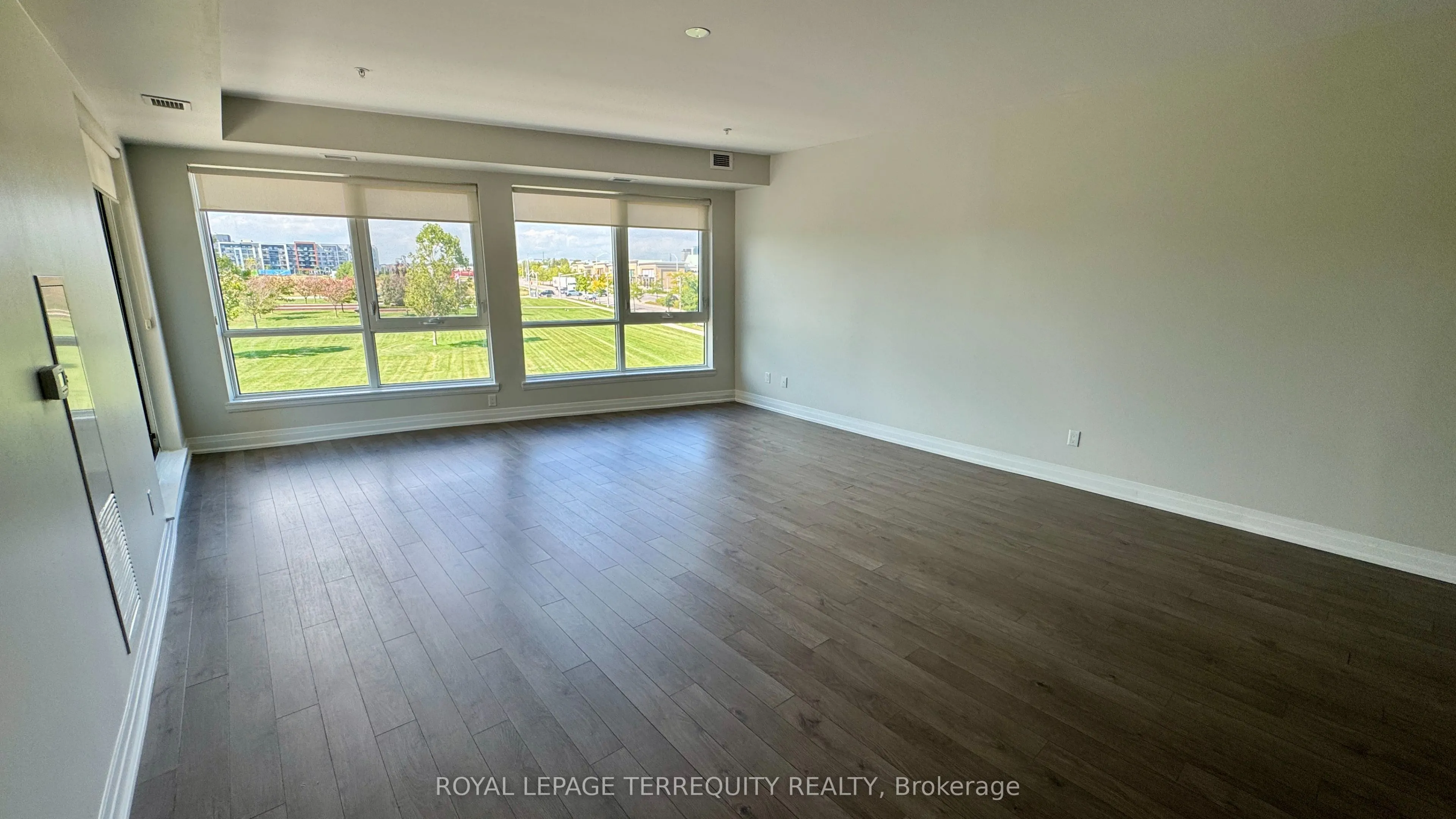 150 Oak Park Boulevard, #206