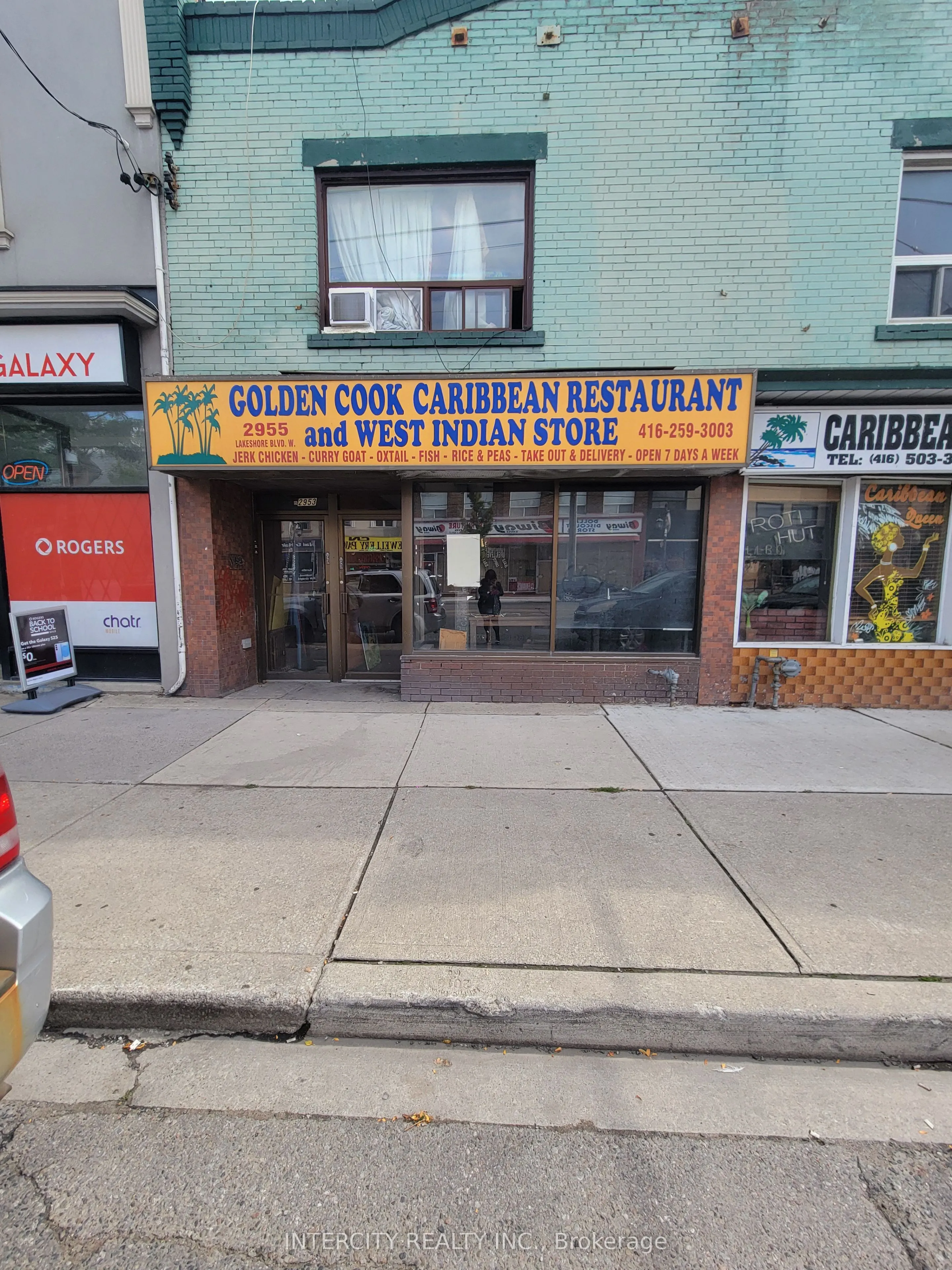 2955 Lakeshore Boulevard W