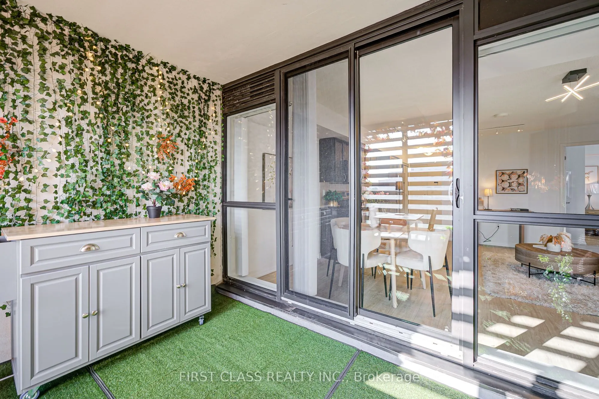 3091 Dufferin Street, #526