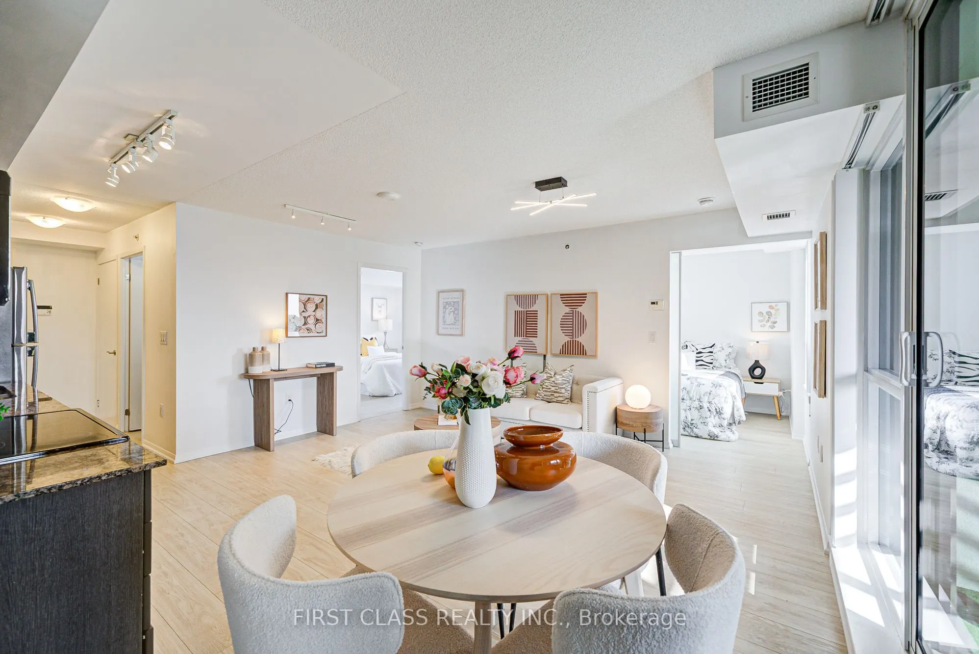 3091 Dufferin Street, #526