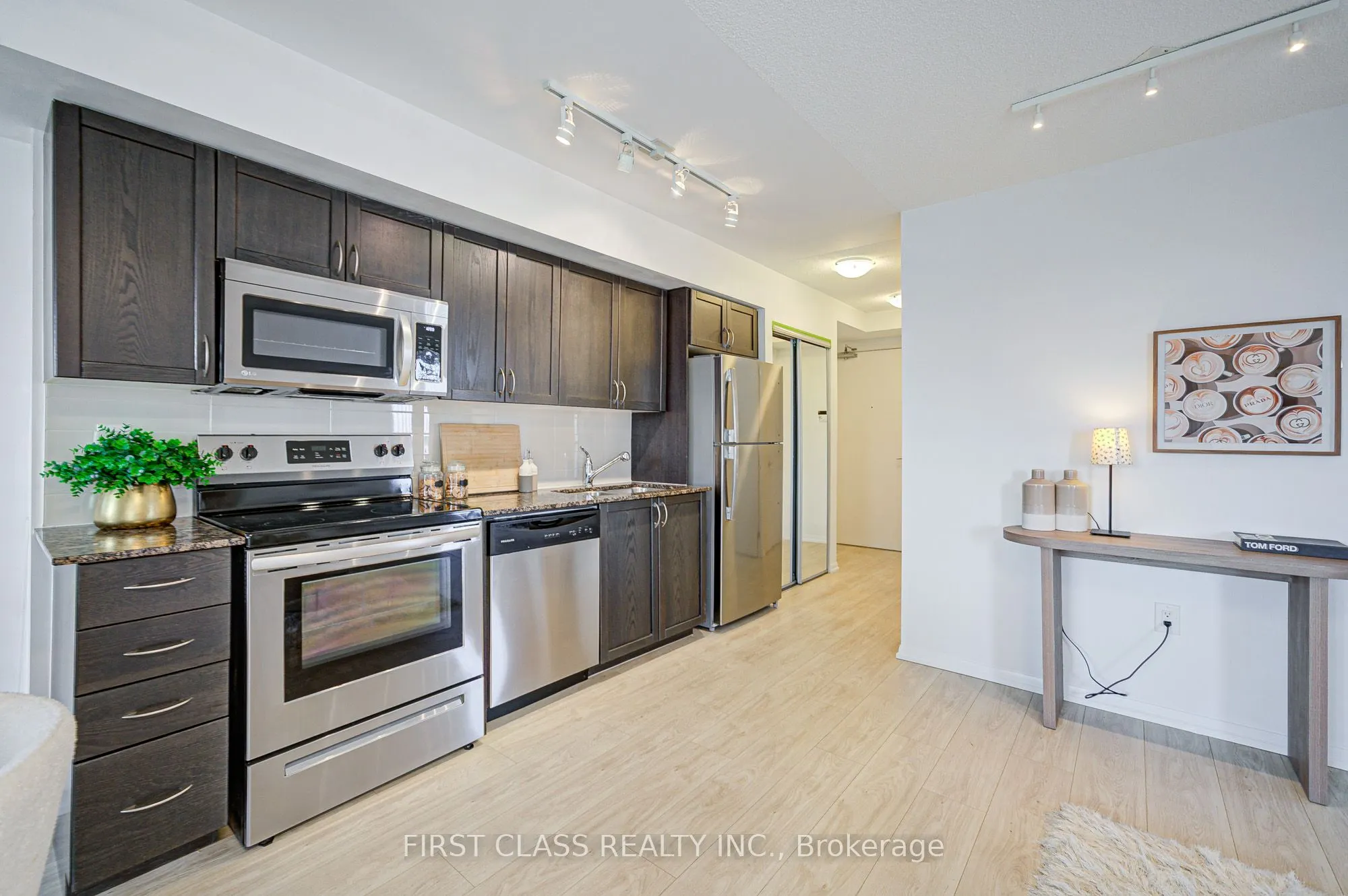 3091 Dufferin Street, #526