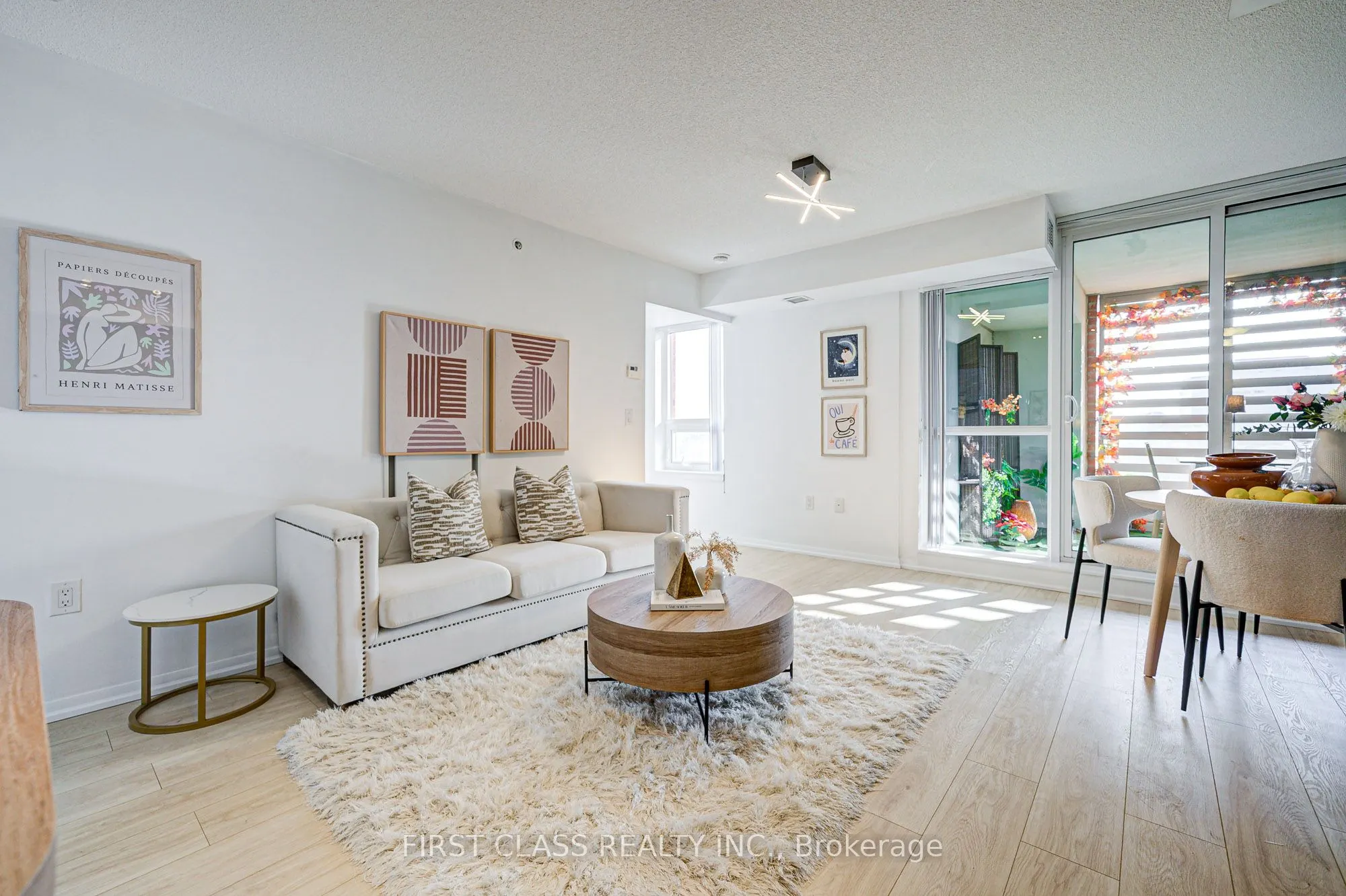3091 Dufferin Street, #526