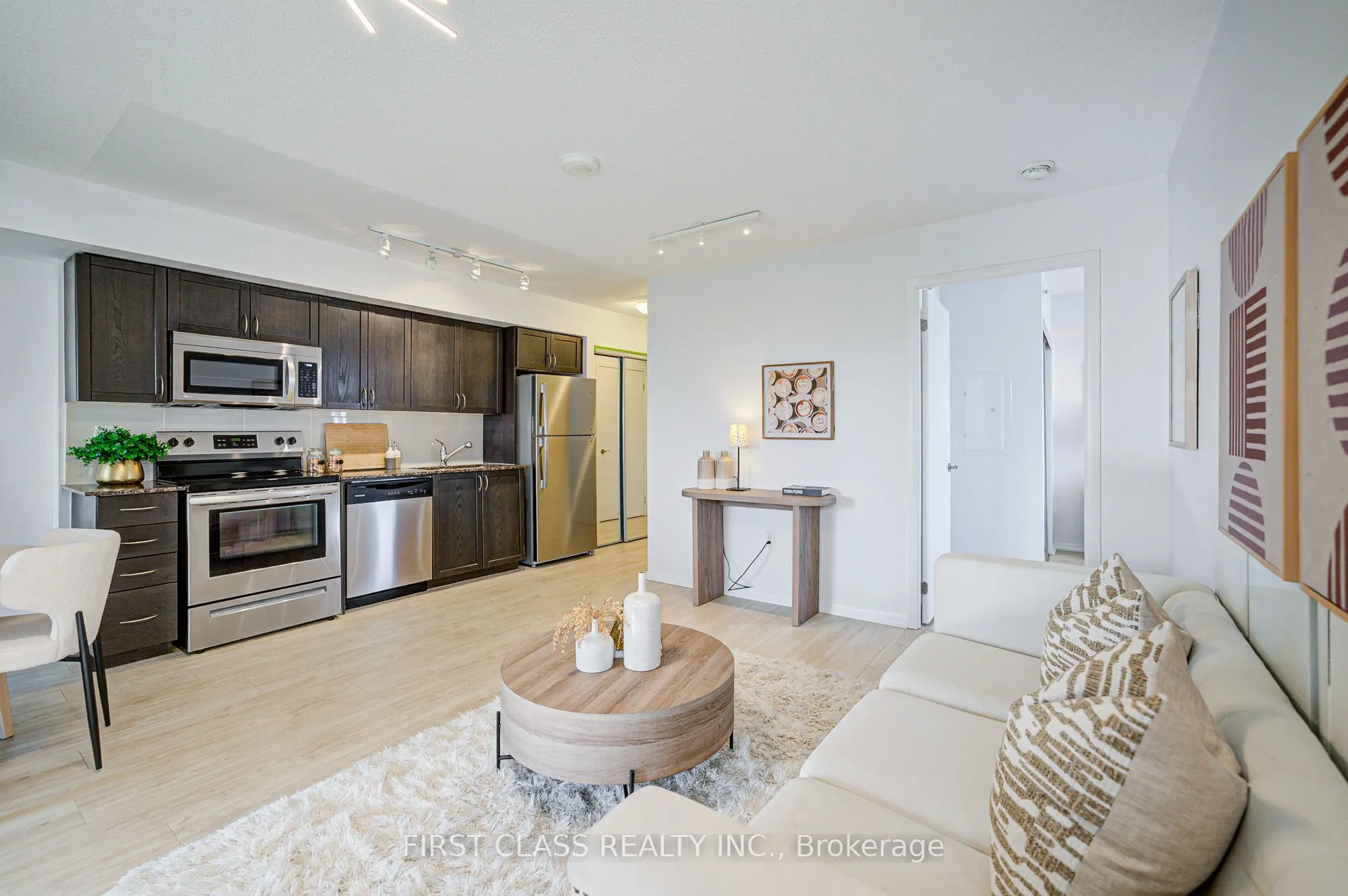 3091 Dufferin Street, #526