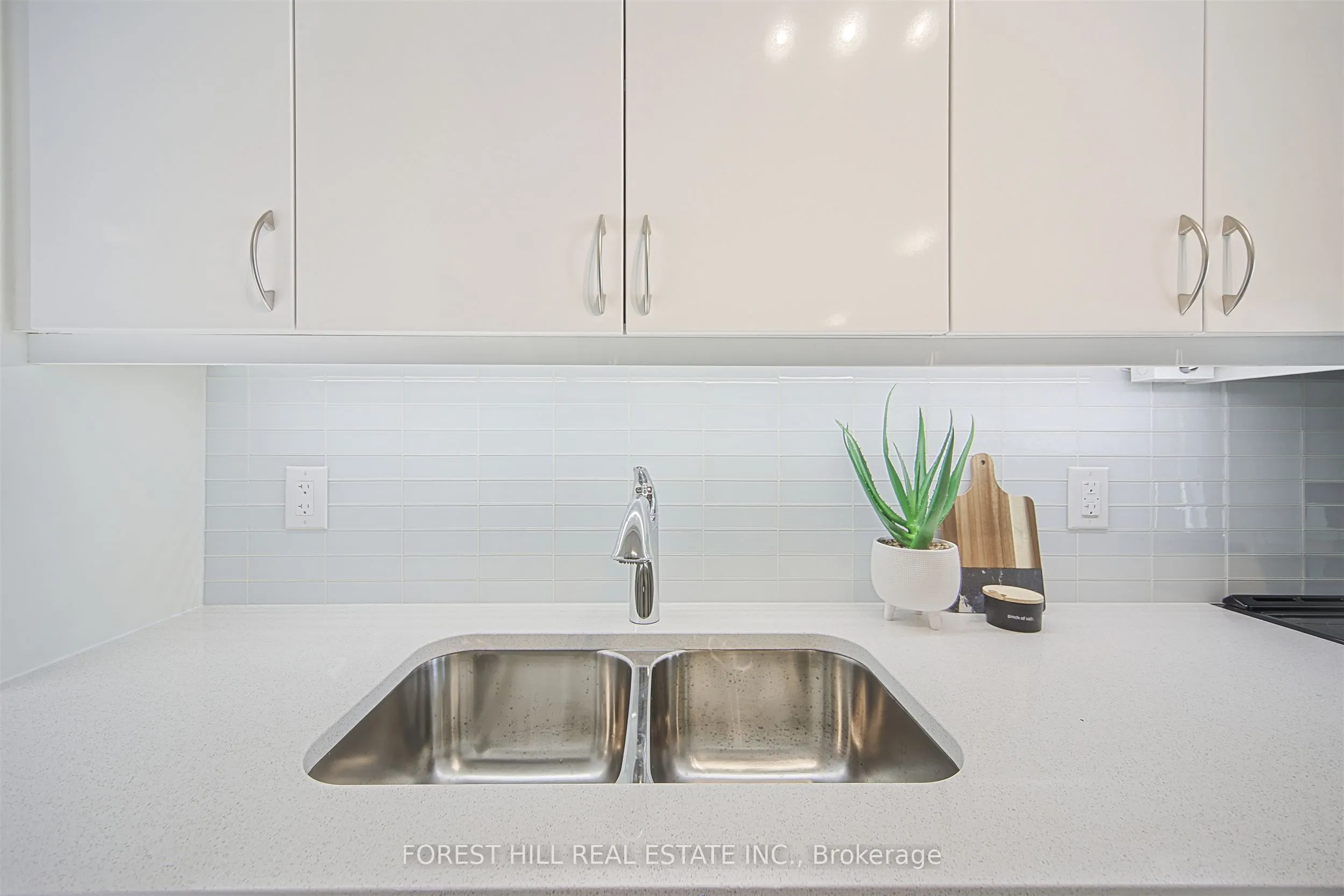 38 Annie Craig Drive, #1904
