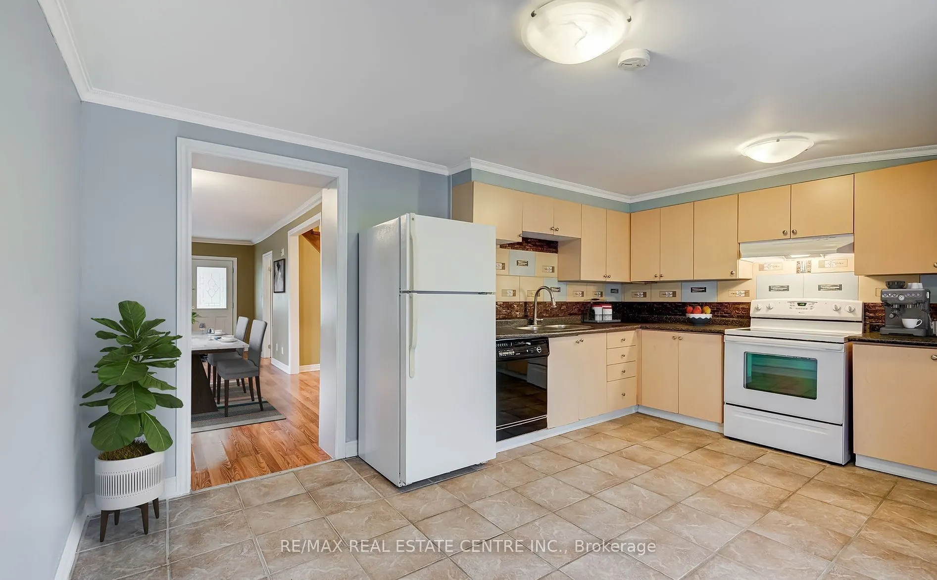 6 Eastern Avenue
