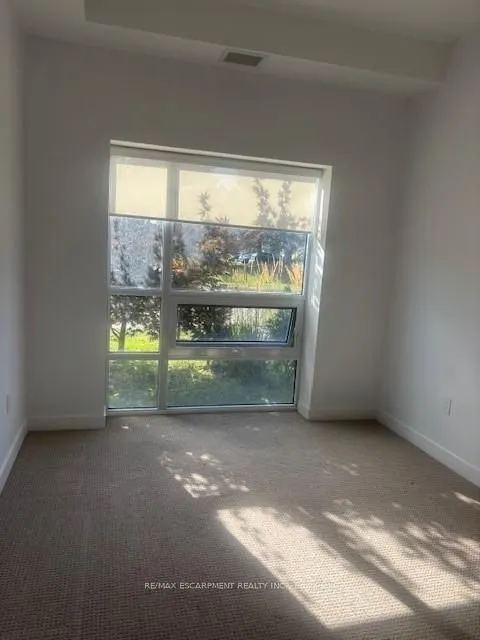 4040 Upper Middle Road, #101