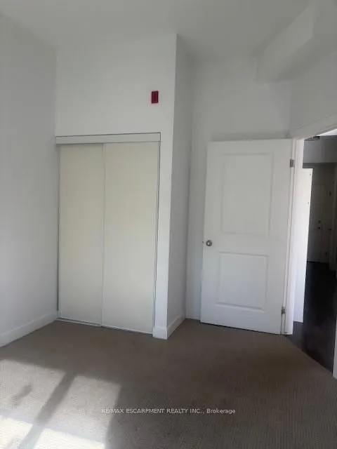 4040 Upper Middle Road, #101