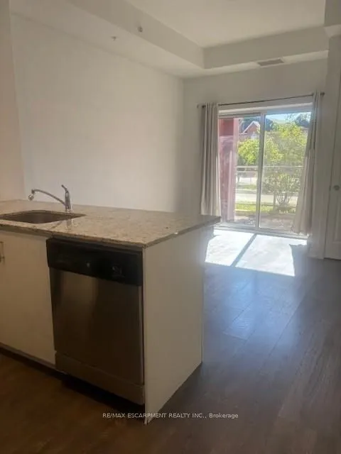 4040 Upper Middle Road, #101