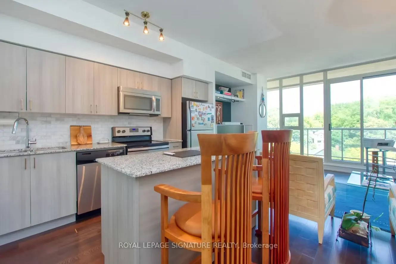 1638 Bloor Street W, #412