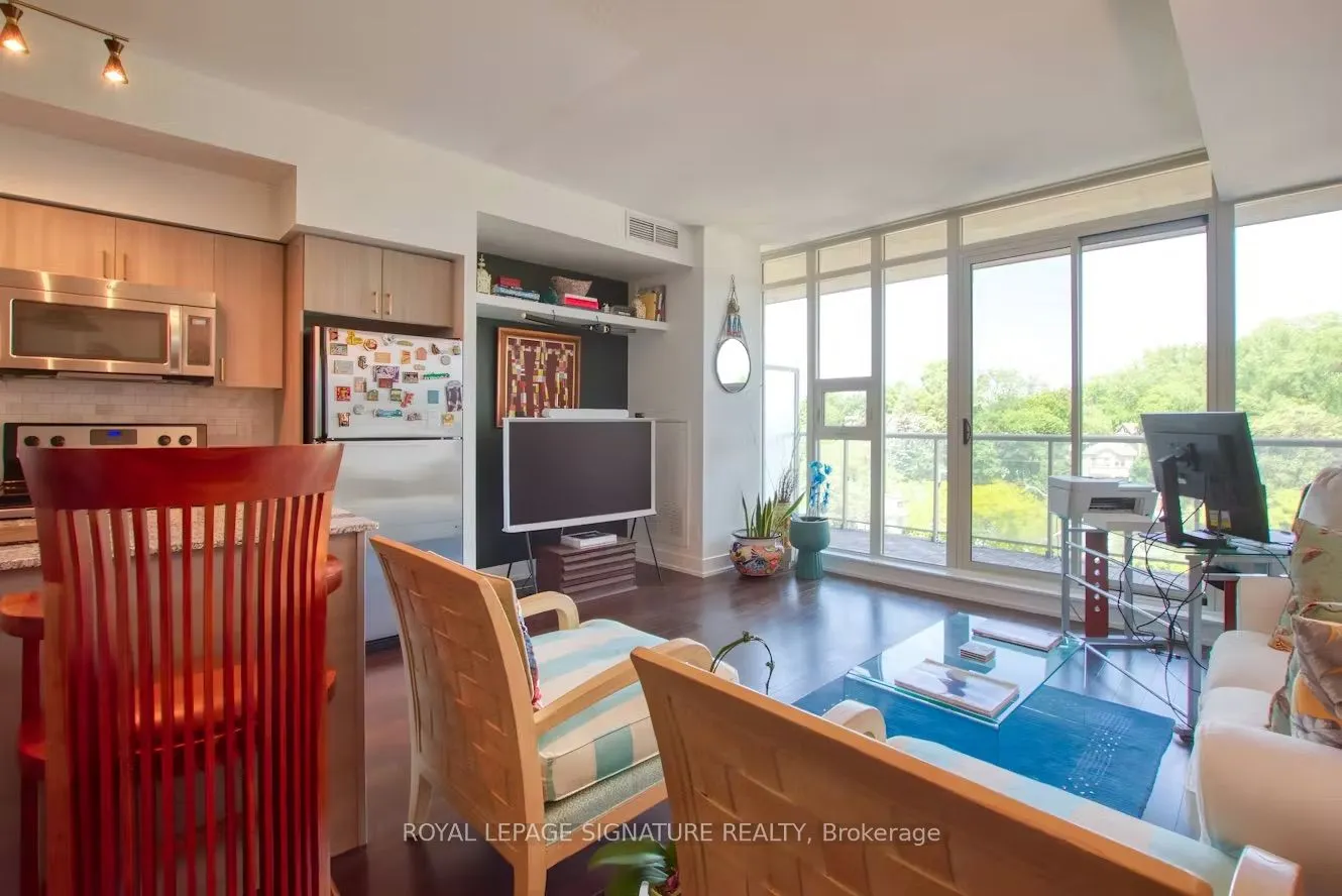 1638 Bloor Street W, #412