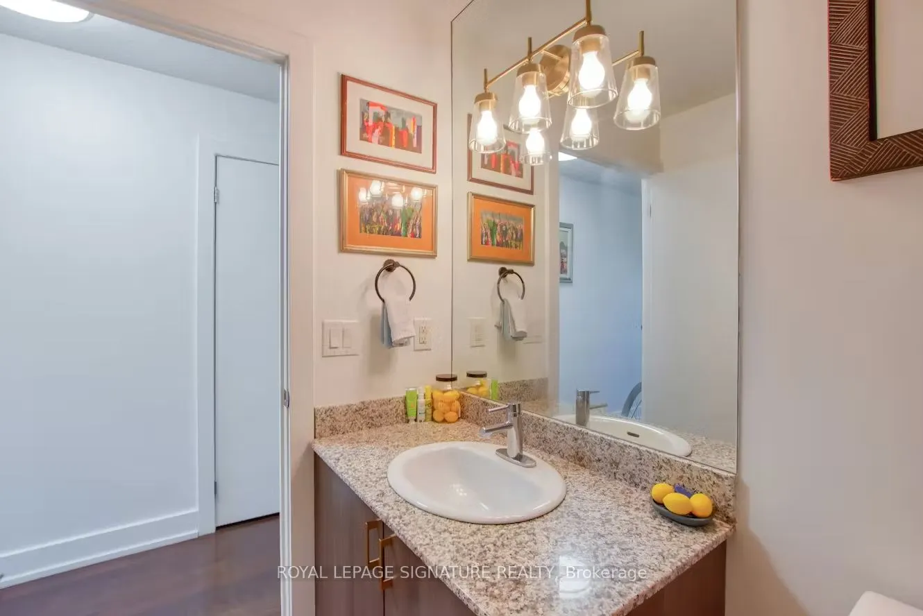 1638 Bloor Street W, #412