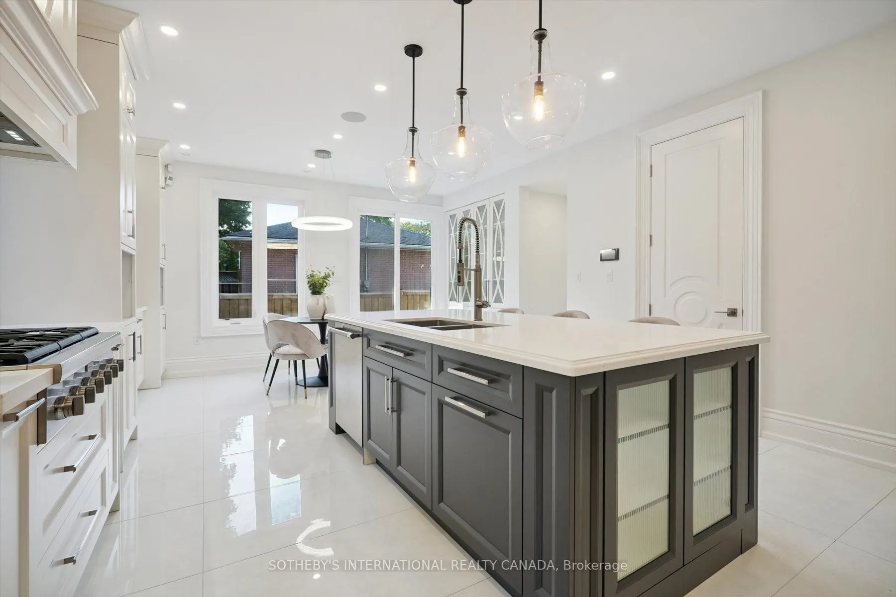 452 Rothesay Place