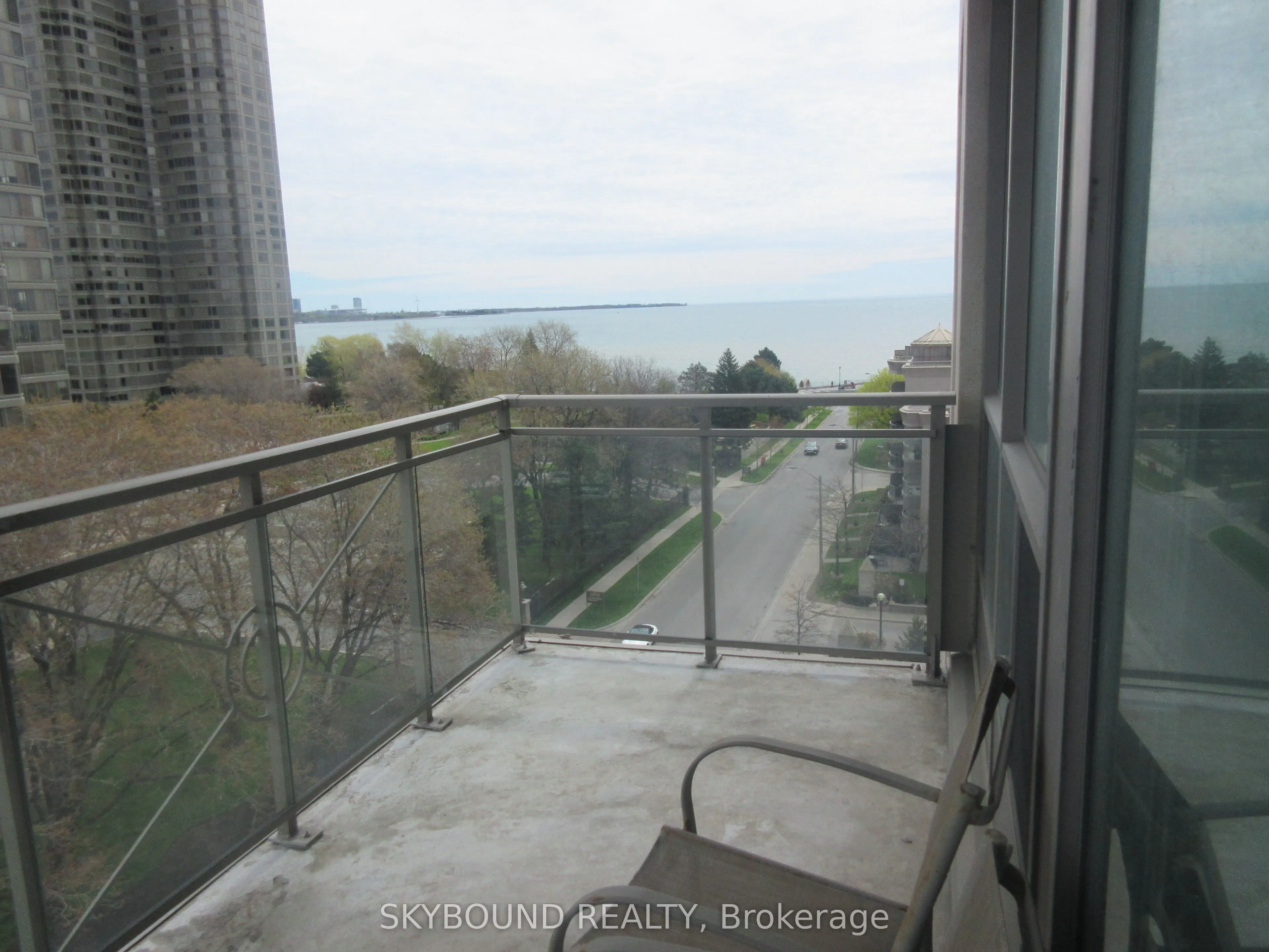 88 Palace Pier Court, #809