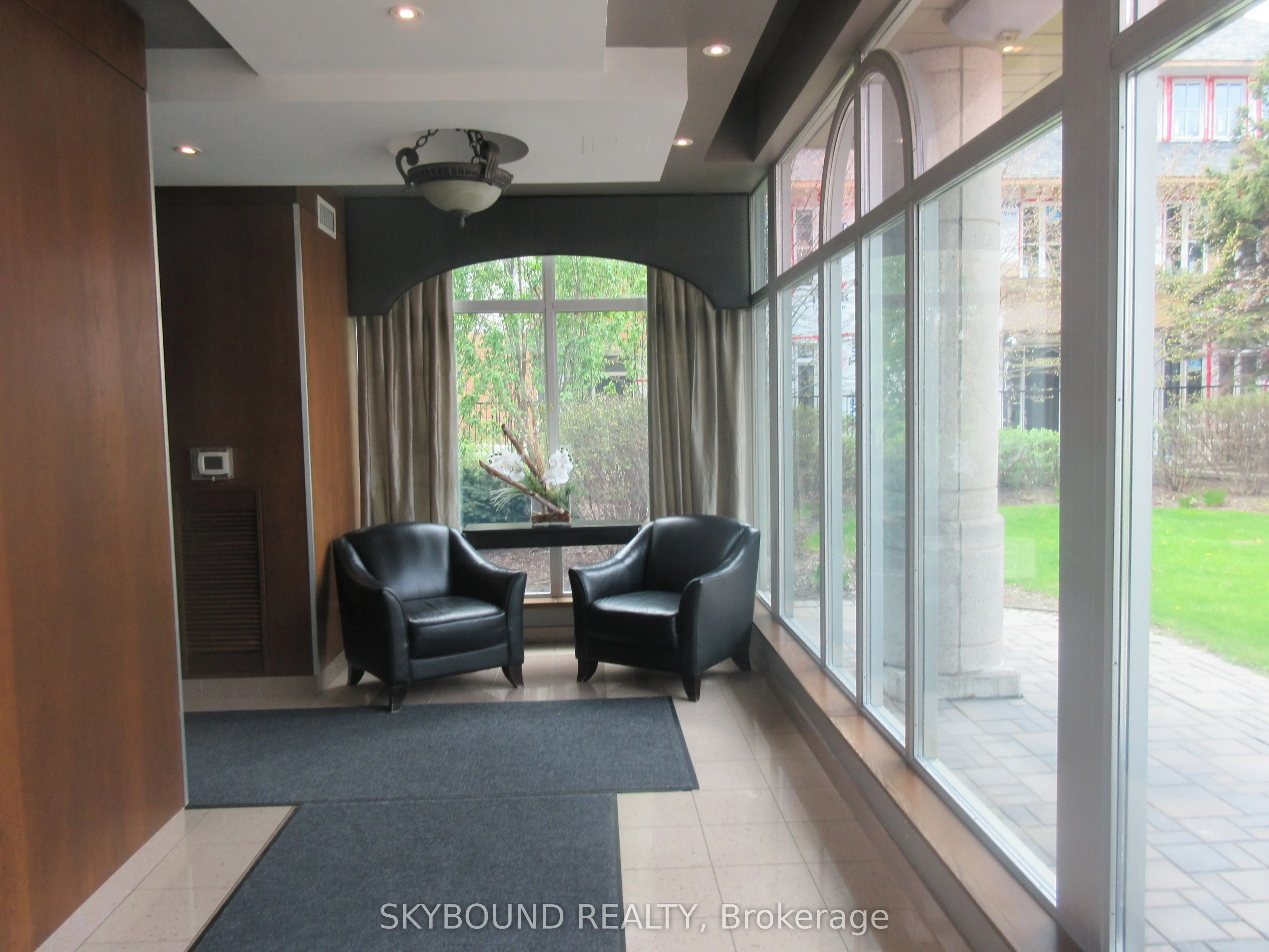 88 Palace Pier Court, #809