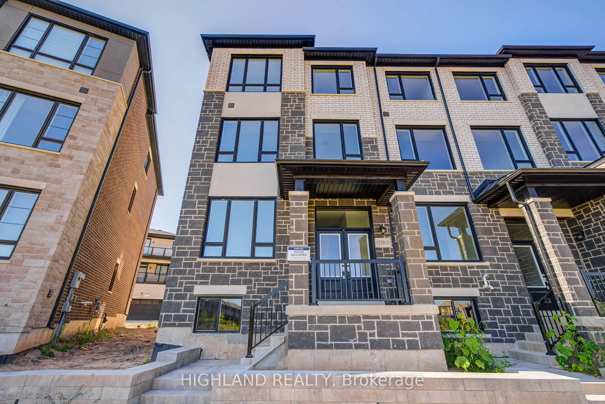 1220 Dartmouth Crescent, #11