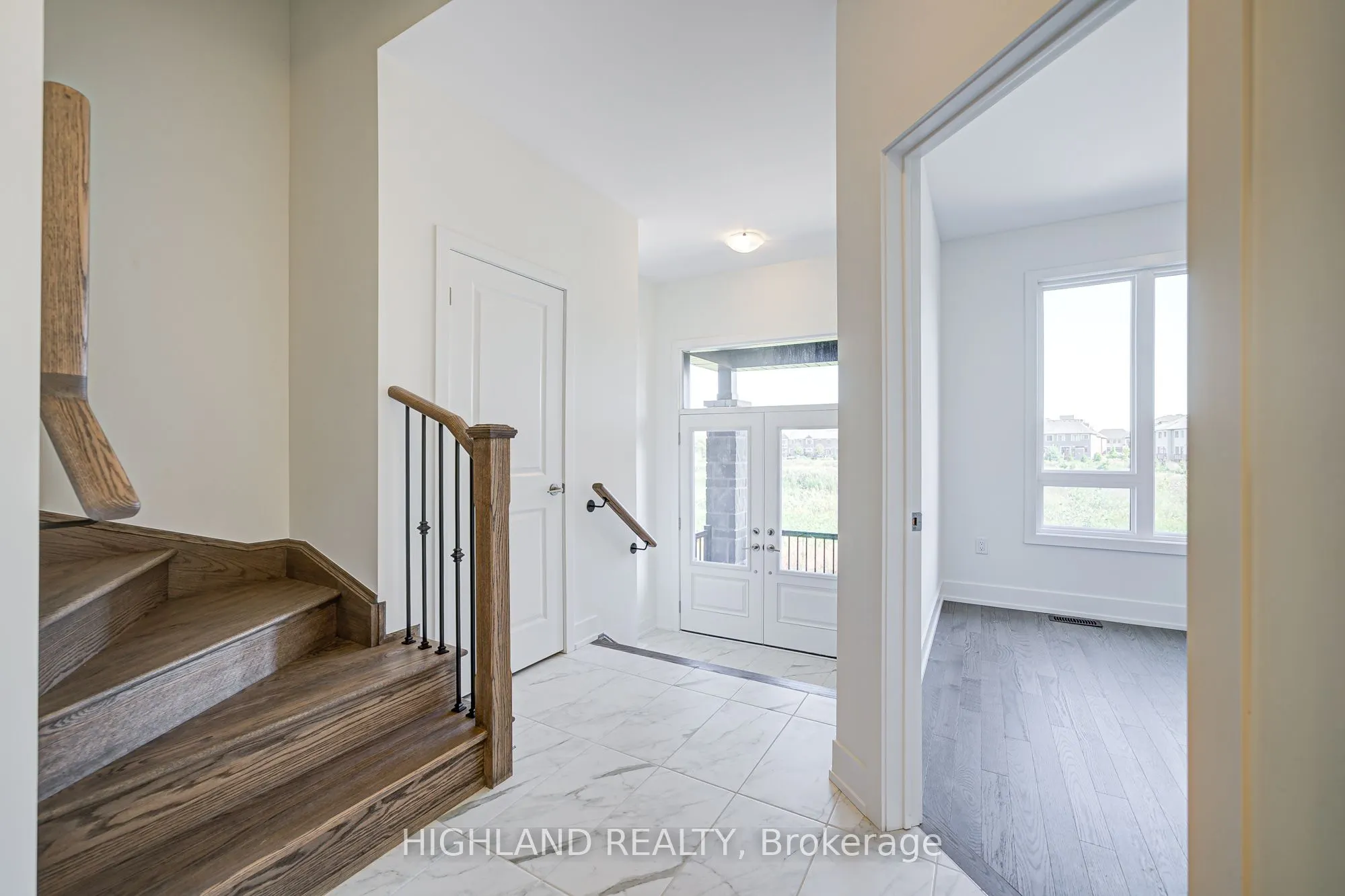 1220 Dartmouth Crescent, #11