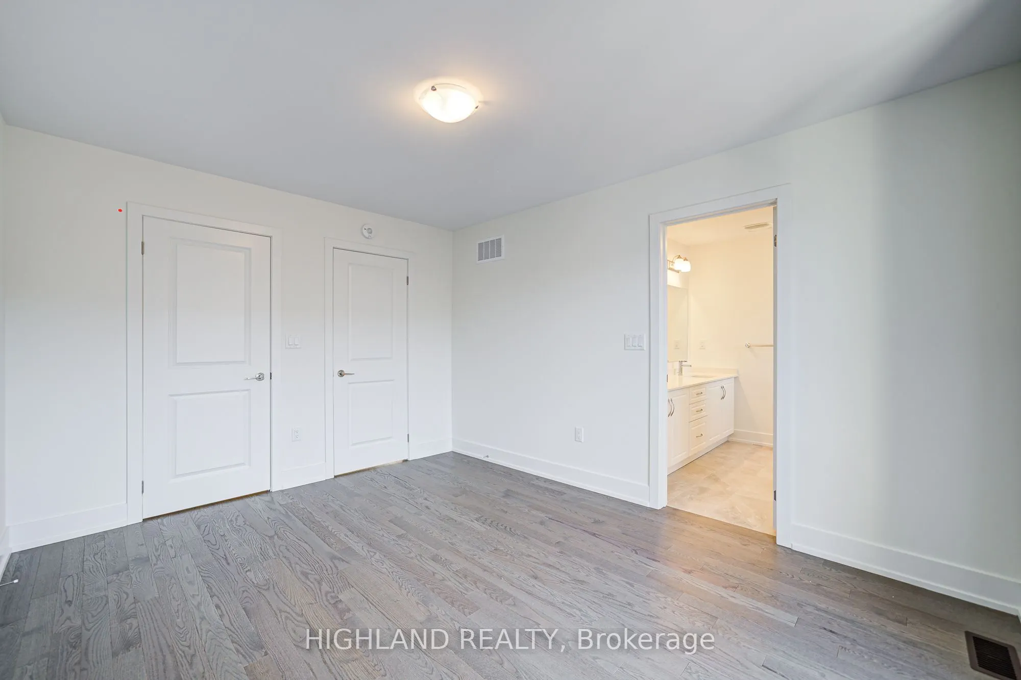 1220 Dartmouth Crescent, #11