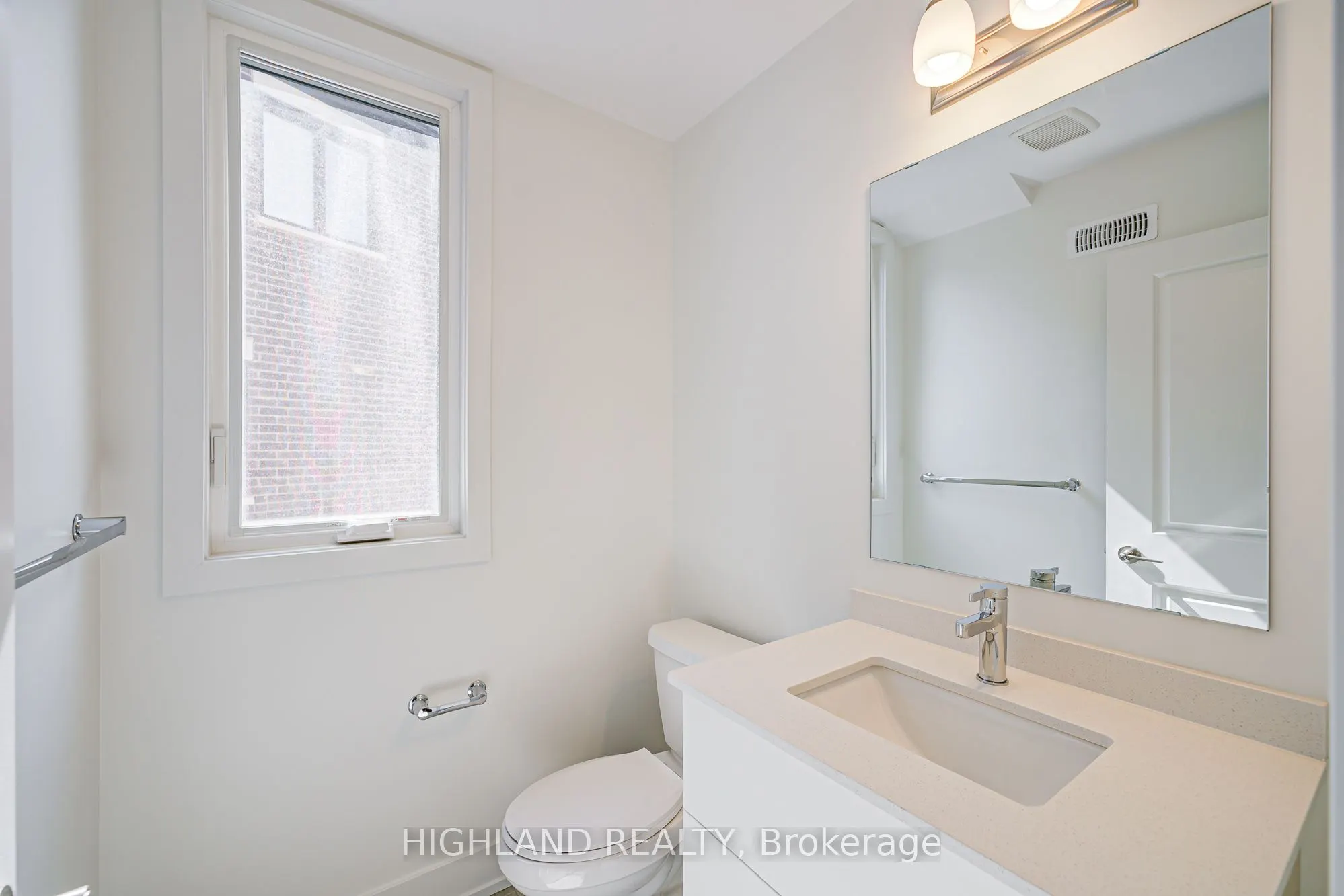 1220 Dartmouth Crescent, #11