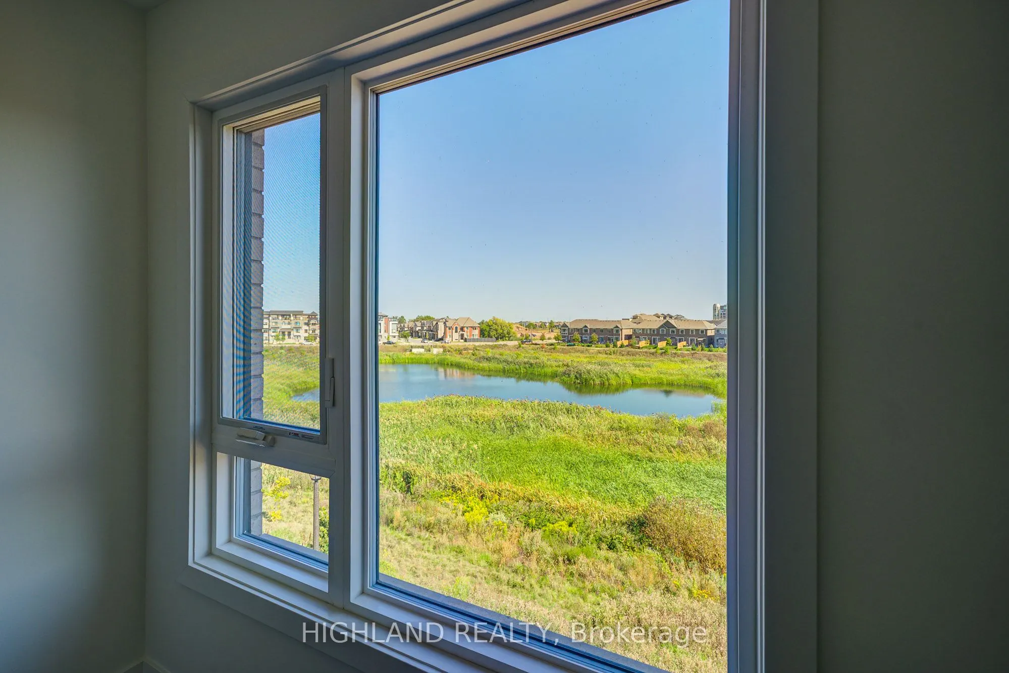 1220 Dartmouth Crescent, #11