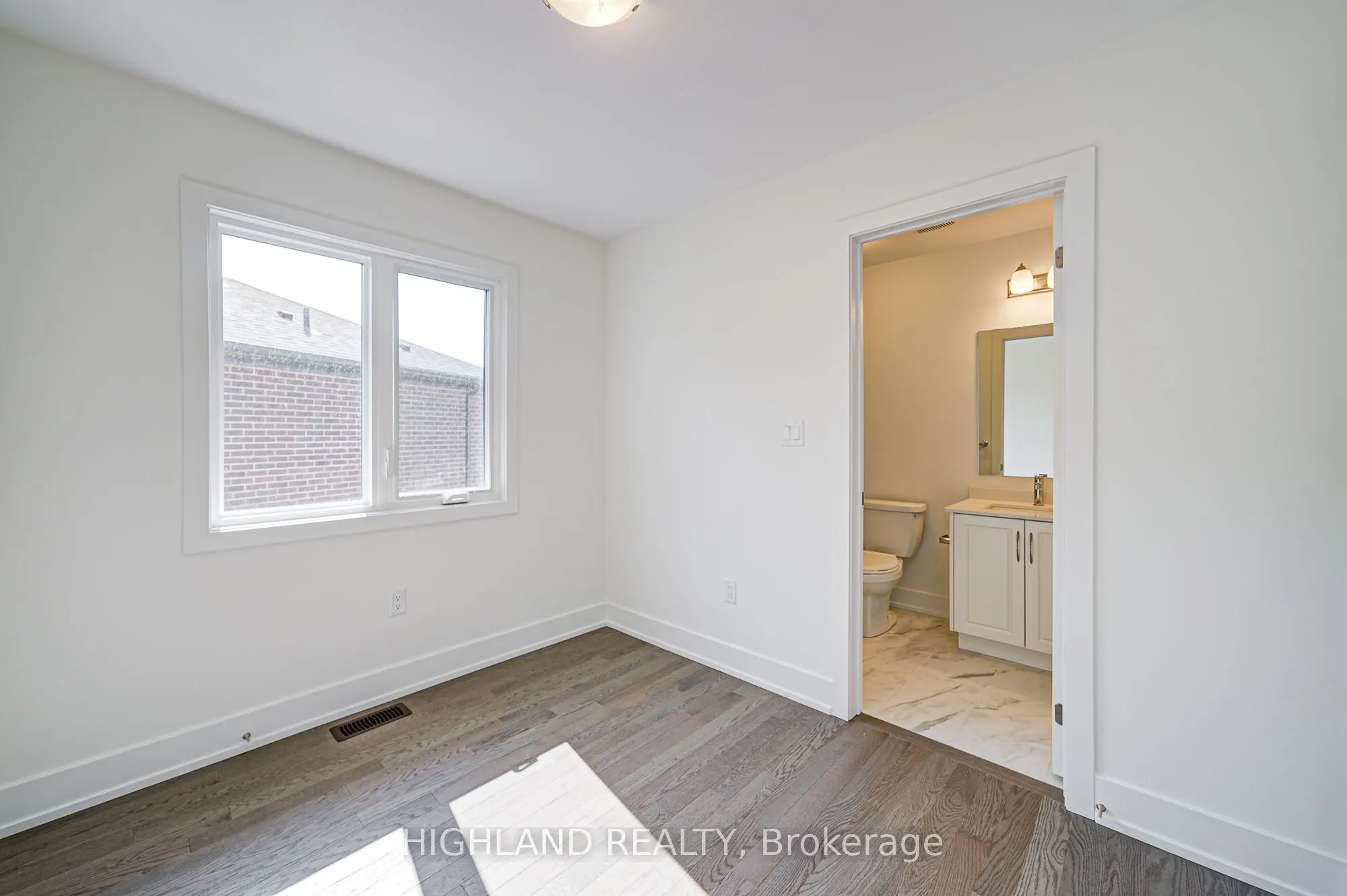 1220 Dartmouth Crescent, #11