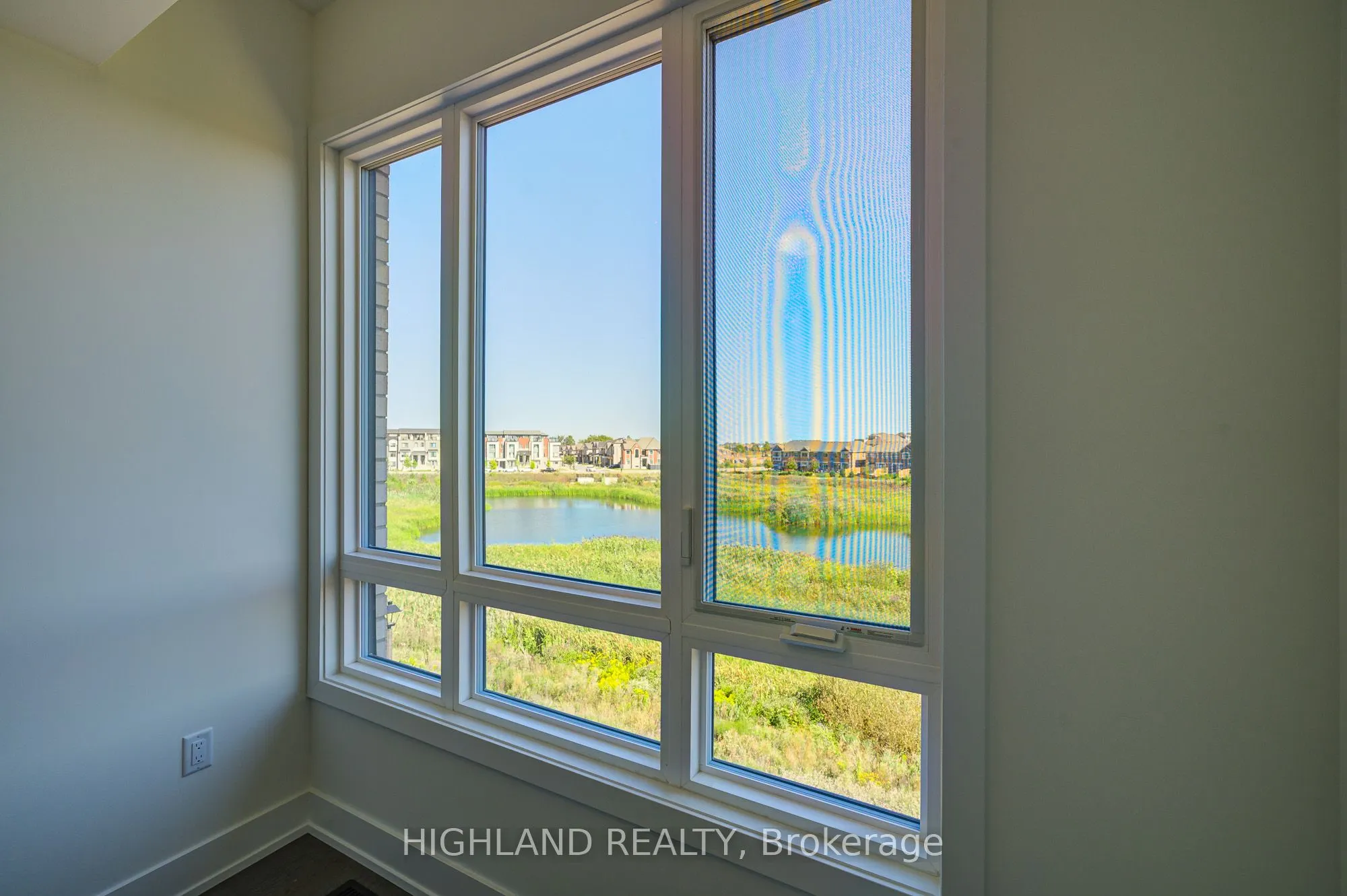 1220 Dartmouth Crescent, #11