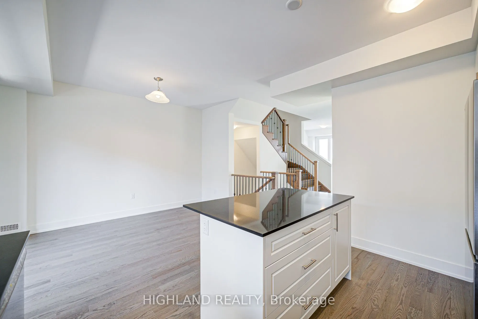 1220 Dartmouth Crescent, #11