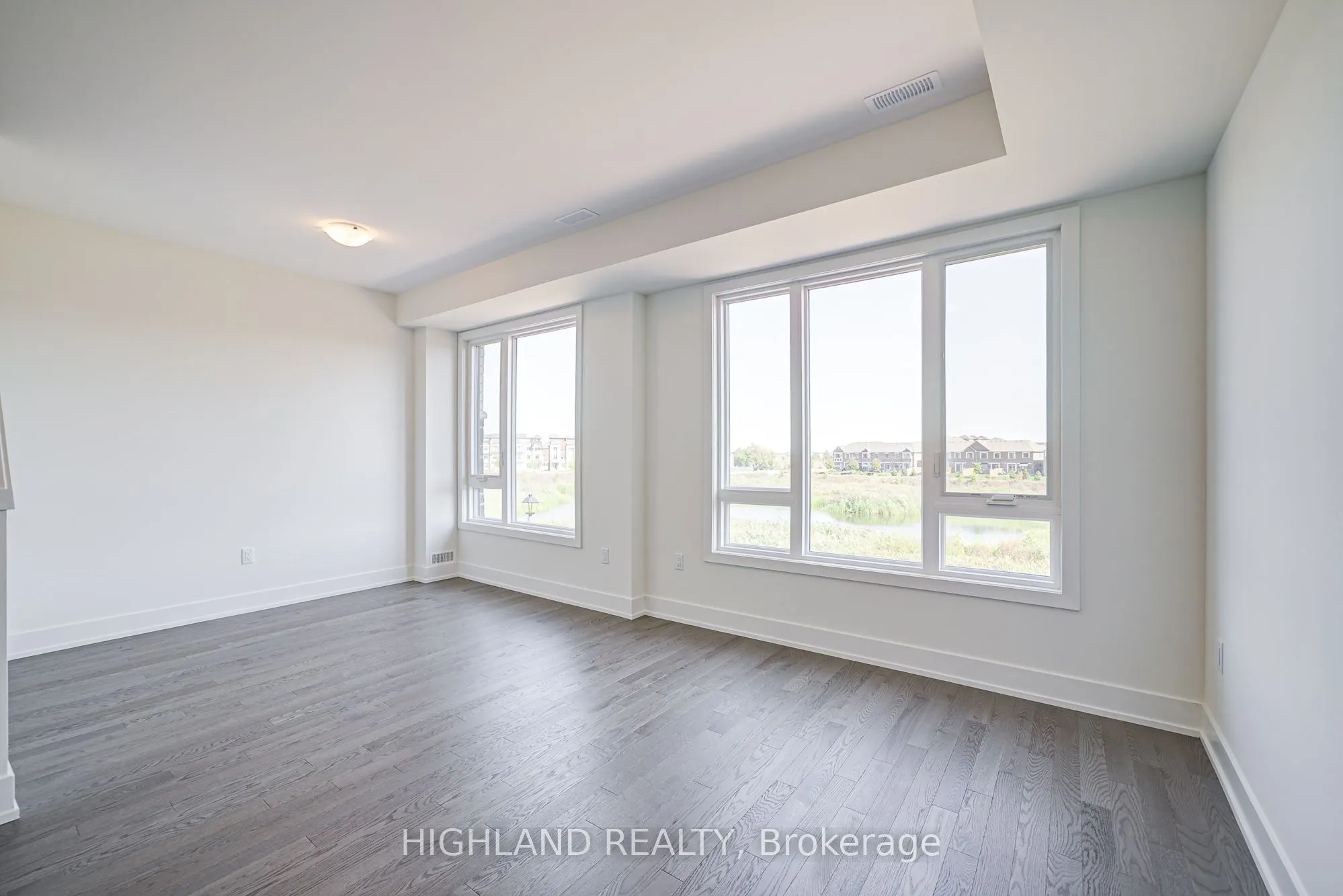 1220 Dartmouth Crescent, #11