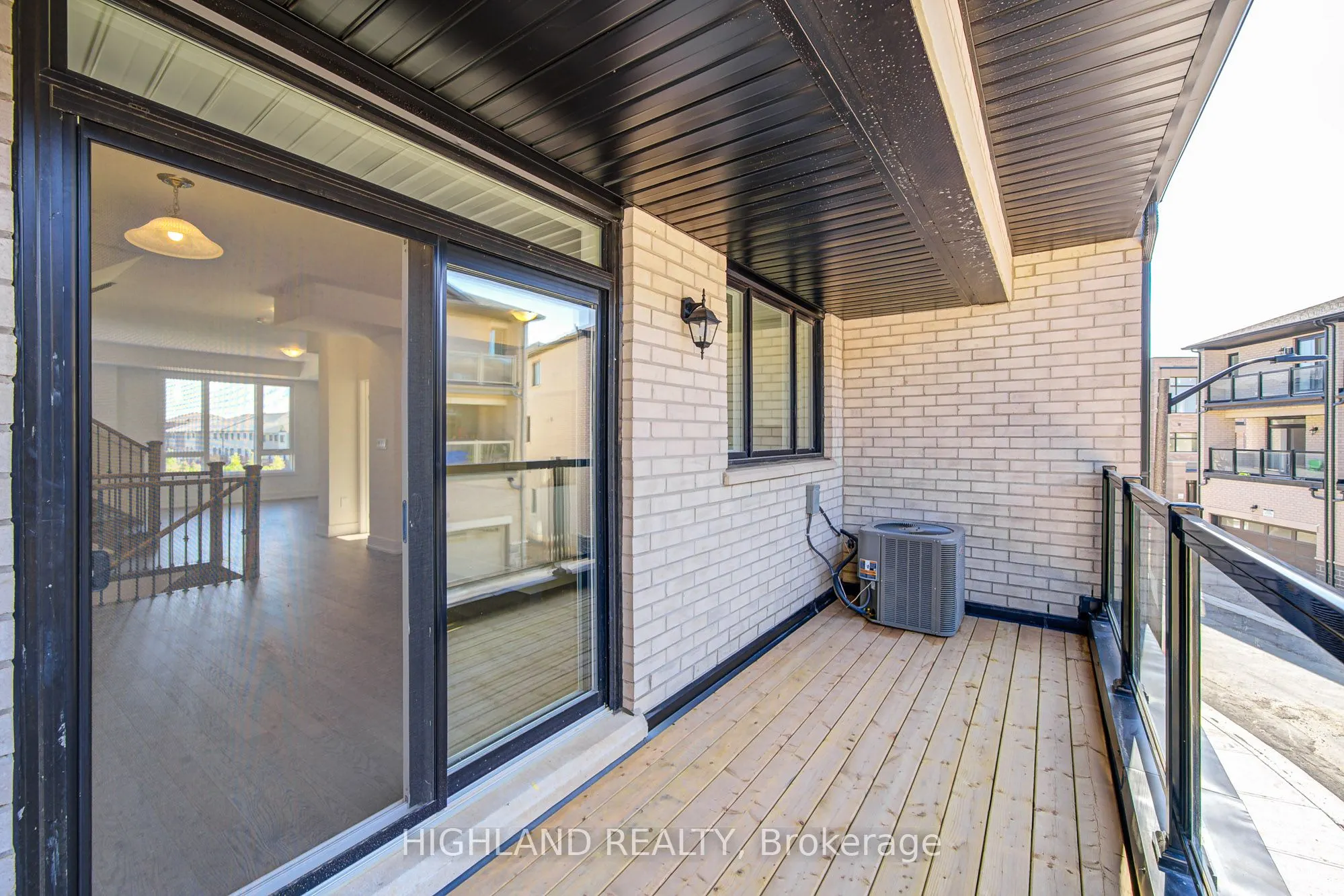 1220 Dartmouth Crescent, #11