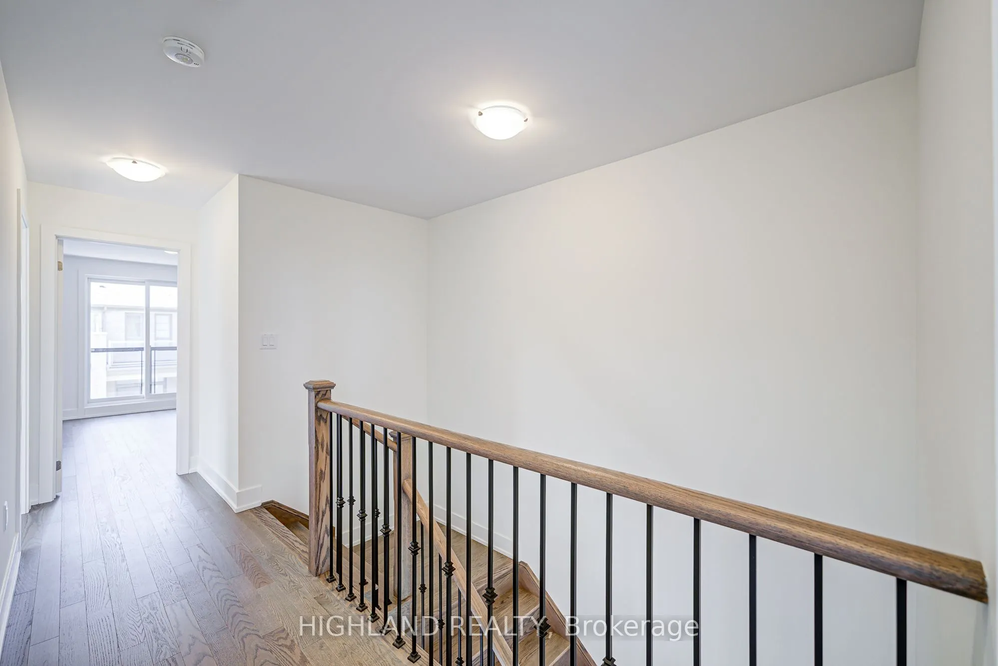 1220 Dartmouth Crescent, #11