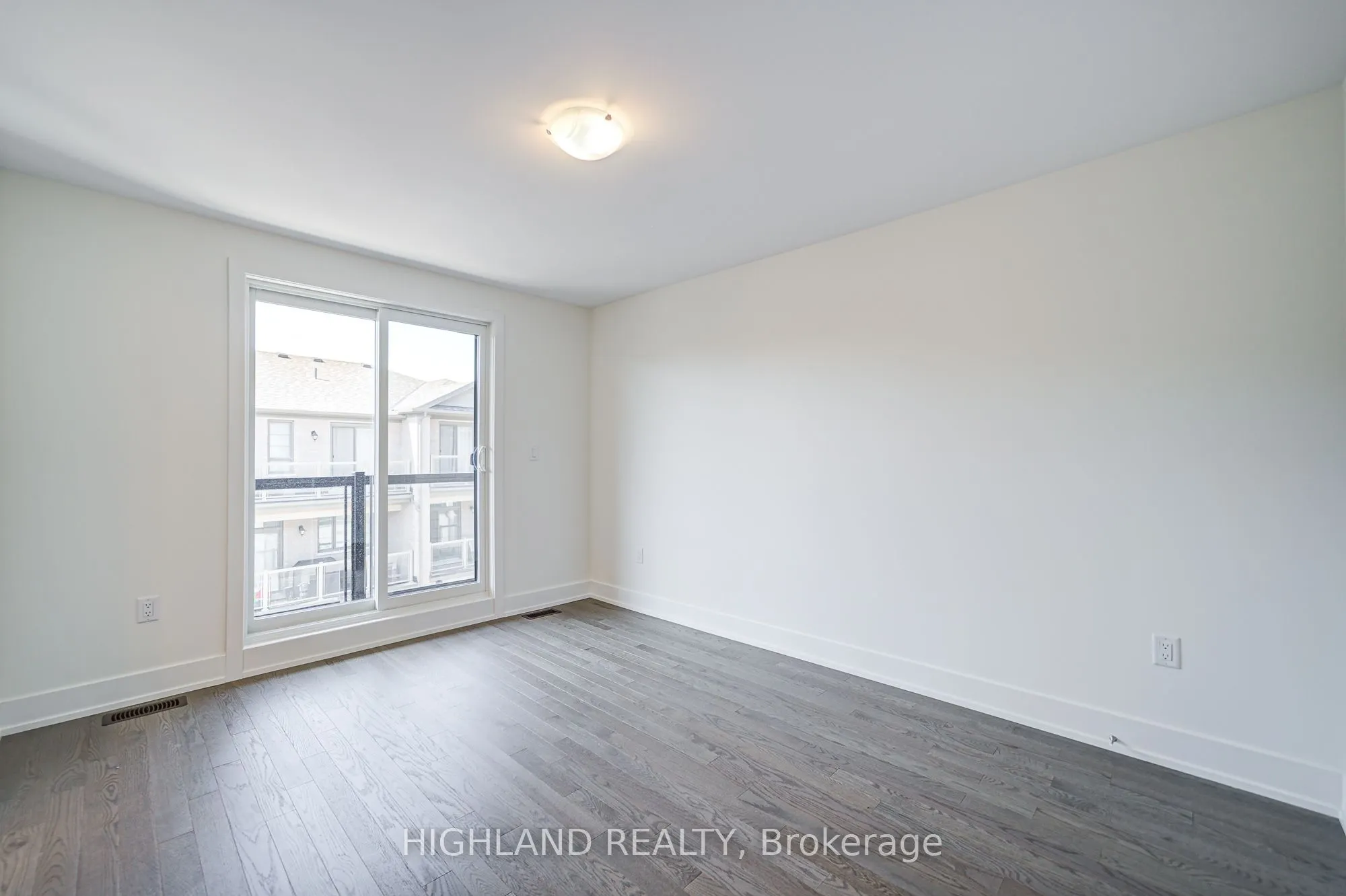 1220 Dartmouth Crescent, #11