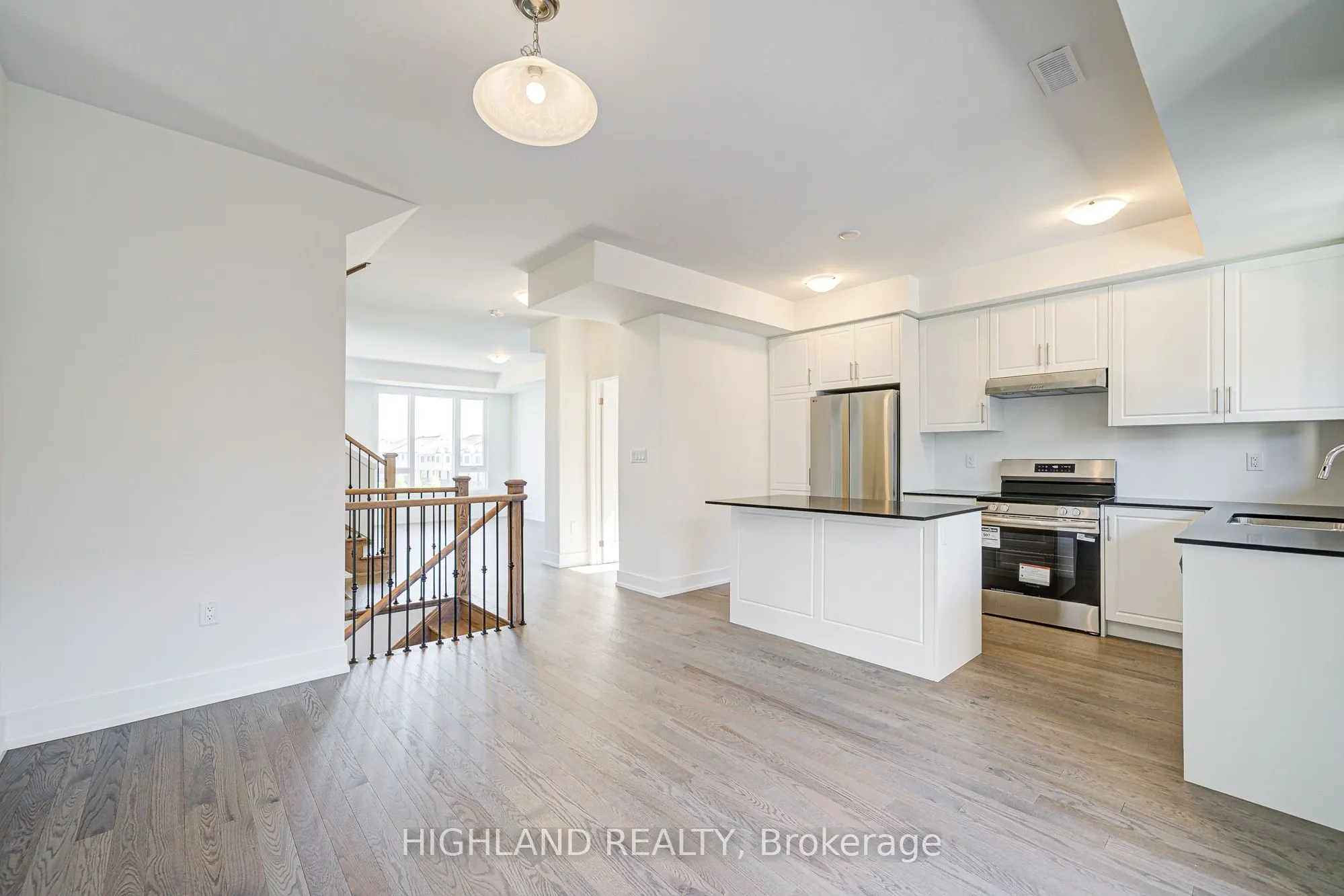 1220 Dartmouth Crescent, #11