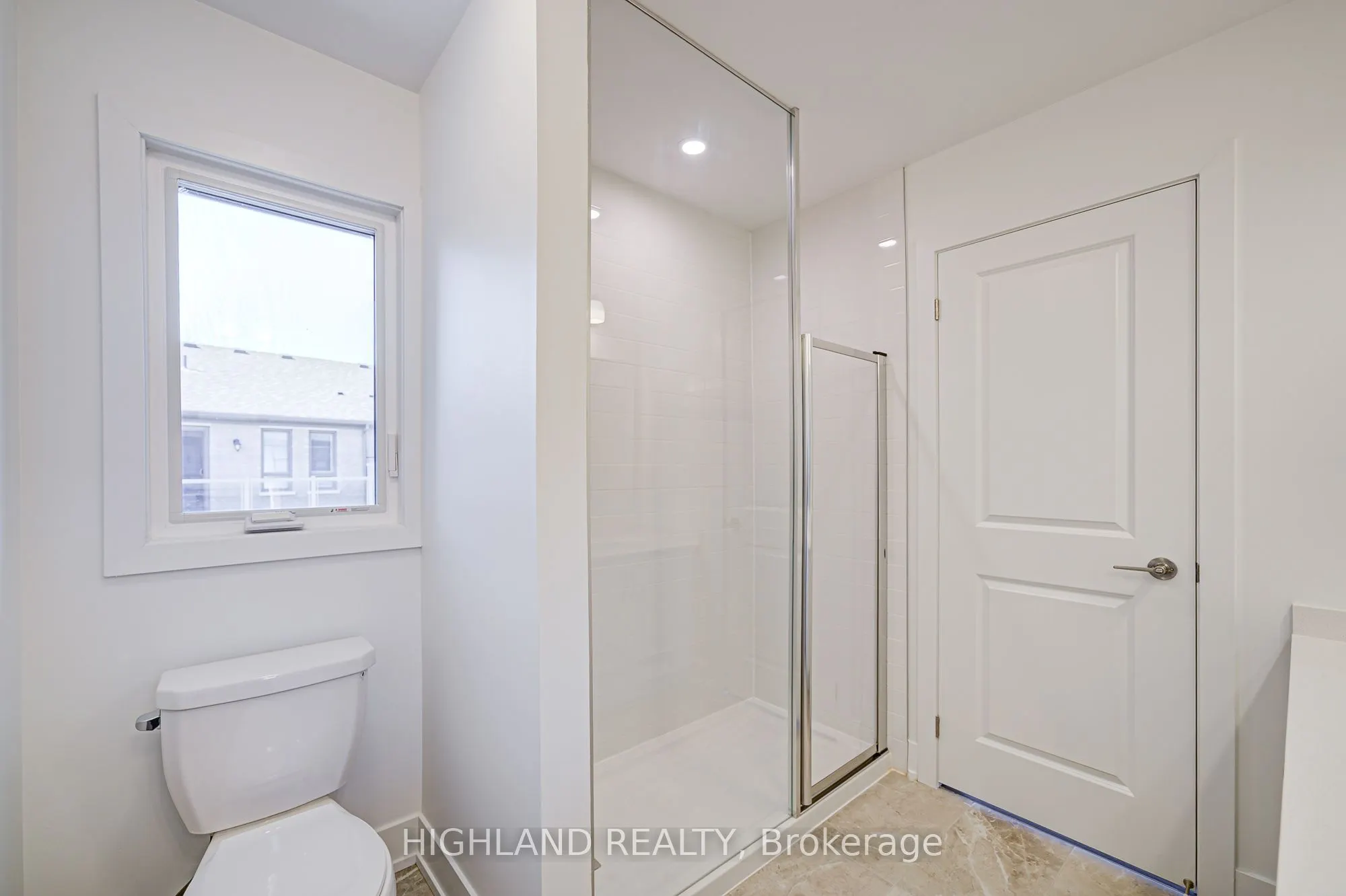 1220 Dartmouth Crescent, #11